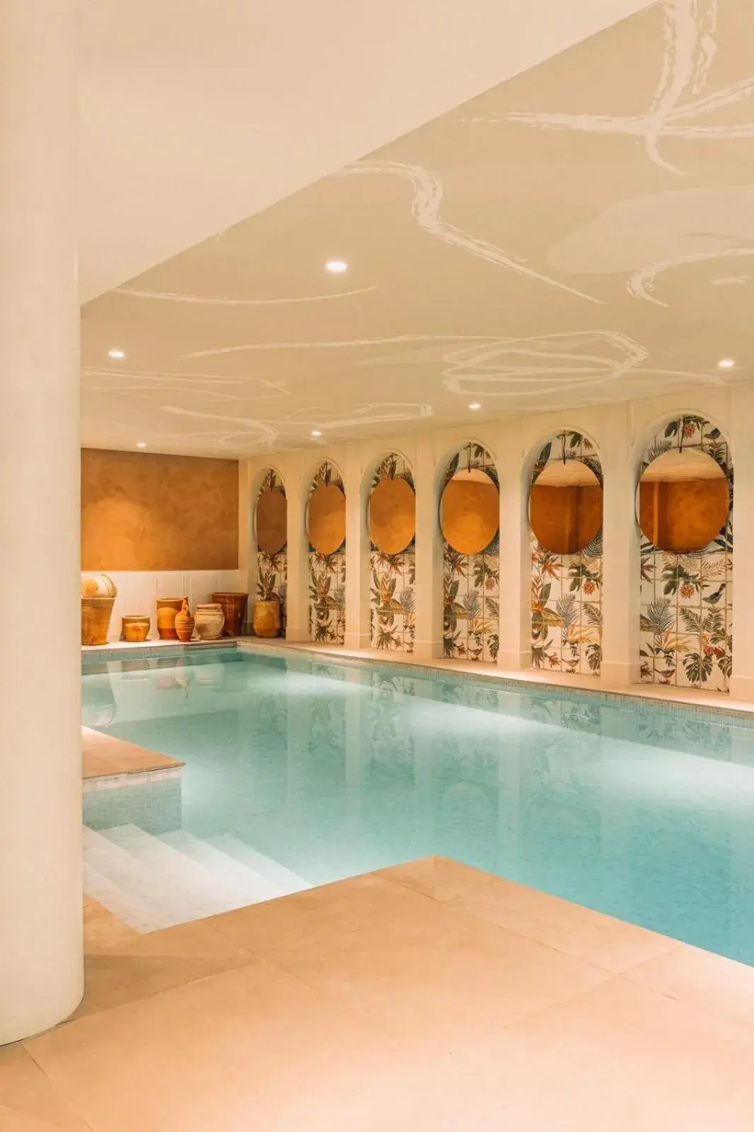 Swimming pool in Bloom House Hôtel & SPA Swimming pool in Bloom House Hôtel & SPA