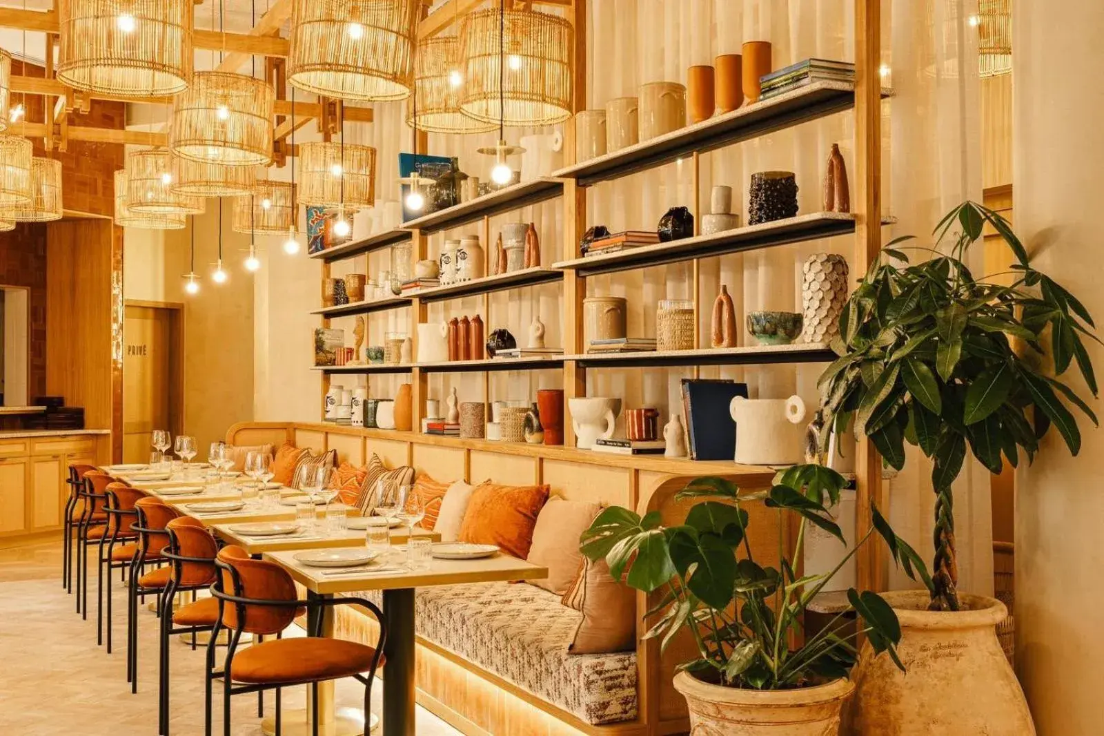 Restaurant/places to eat in Bloom House Hôtel & SPA Restaurant/places to eat in Bloom House Hôtel & SPA