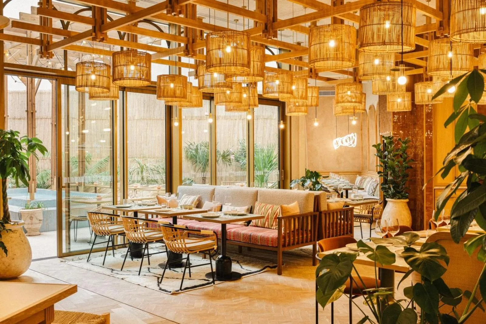 Restaurant/places to eat in Bloom House Hôtel & SPA