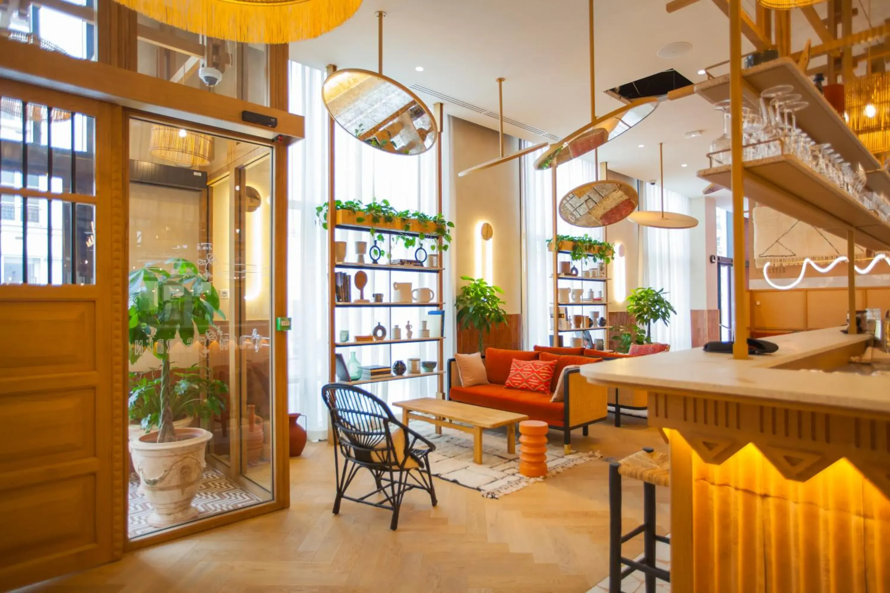 Living room in Bloom House Hôtel & SPA Living room in Bloom House Hôtel & SPA