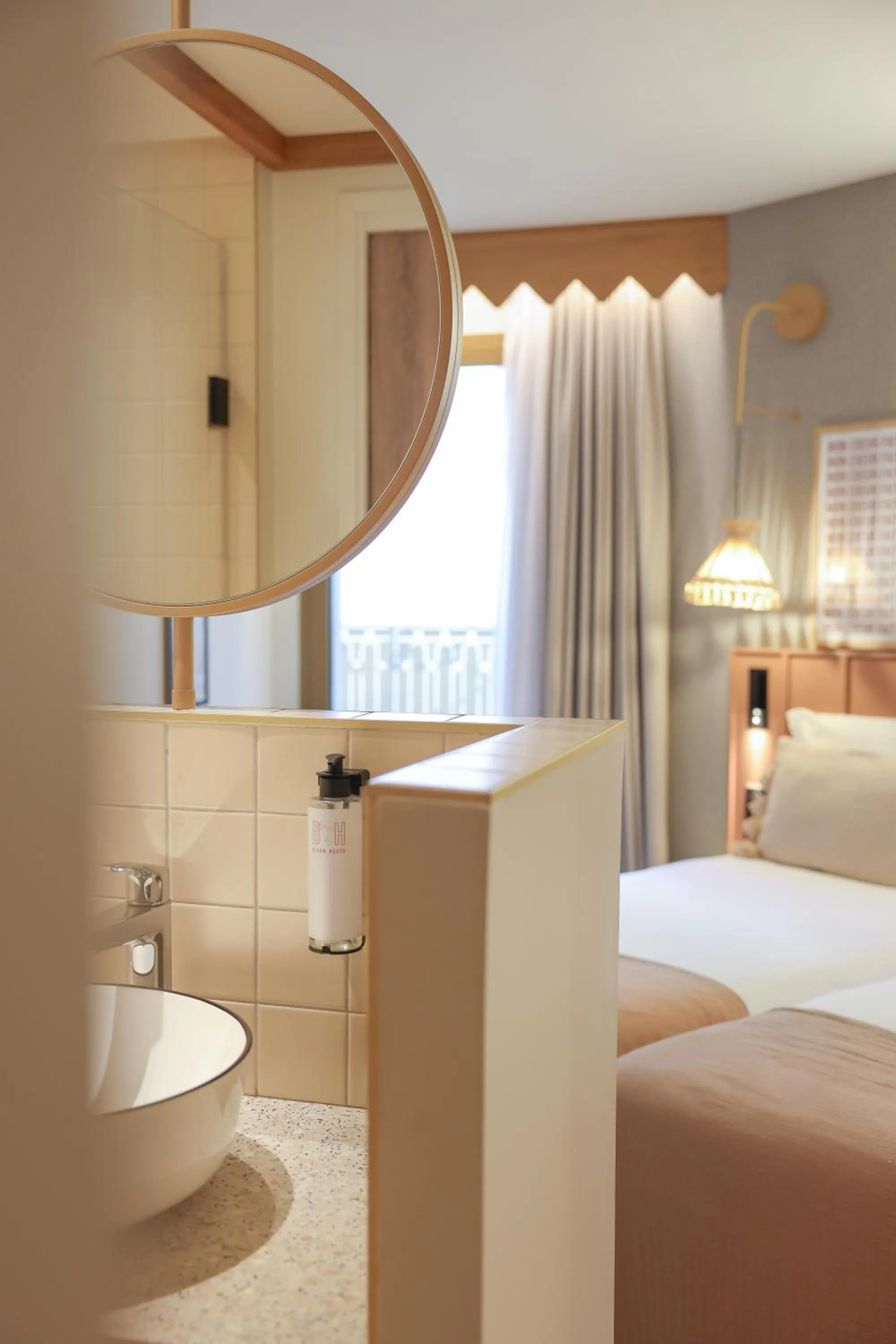 Bed in Bloom House Hôtel & SPA