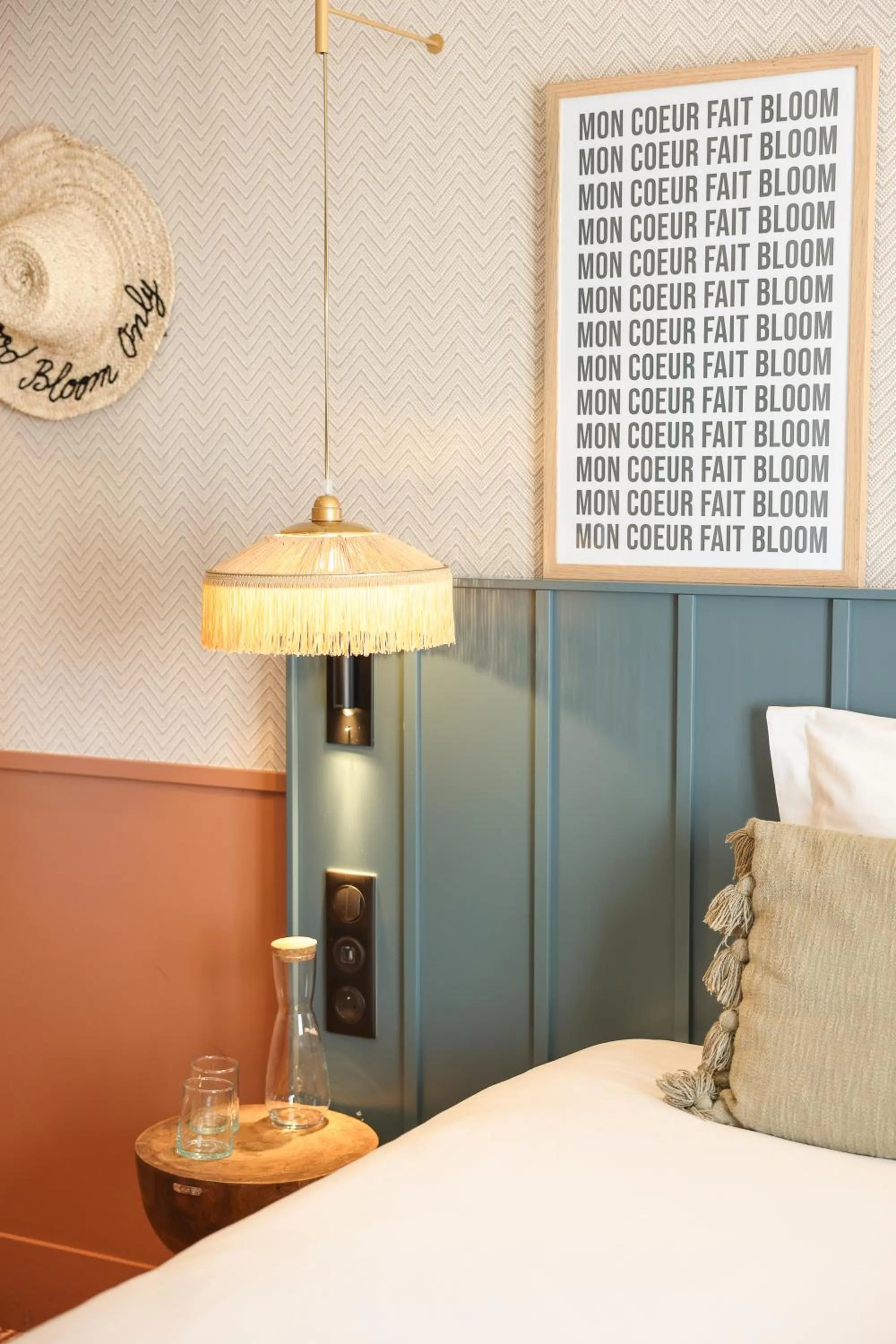 Bed in Bloom House Hôtel & SPA