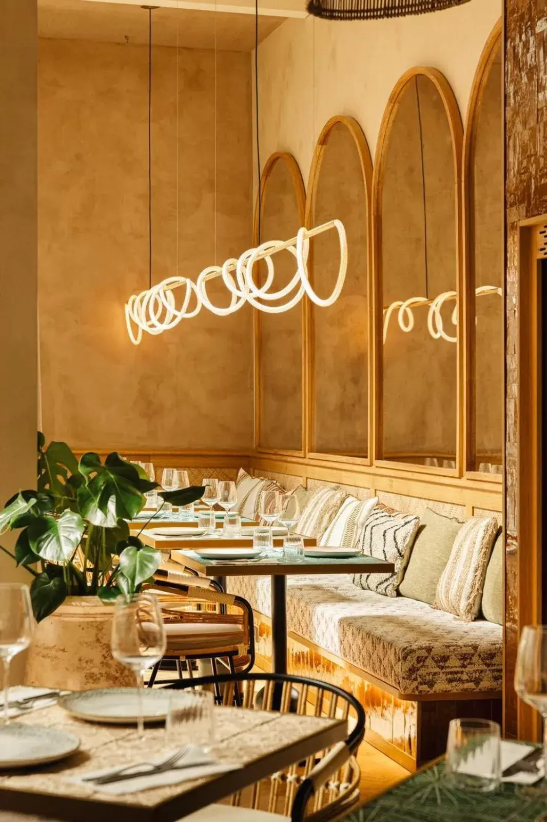 Restaurant/places to eat in Bloom House Hôtel & SPA Restaurant/places to eat in Bloom House Hôtel & SPA