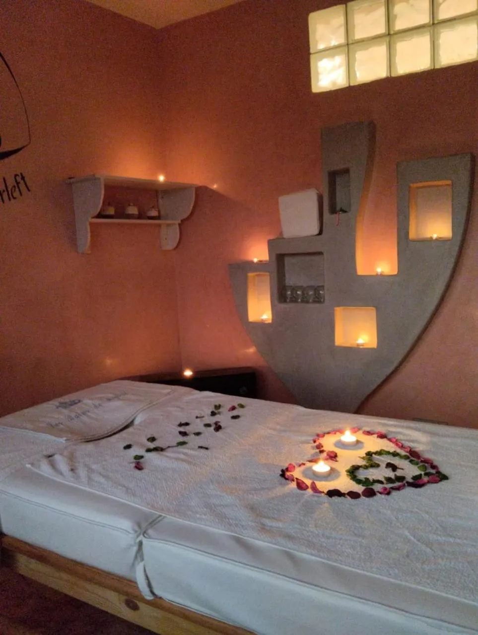 Massage, Bed in Les Bains de Mirleft
