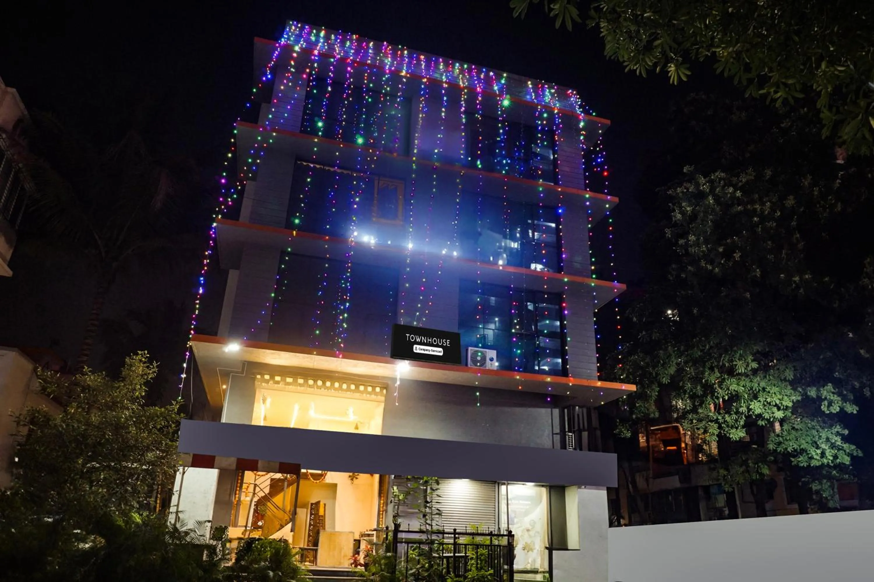 Facade/entrance in Super Townhouse Hadapsar formerly Savali Inn