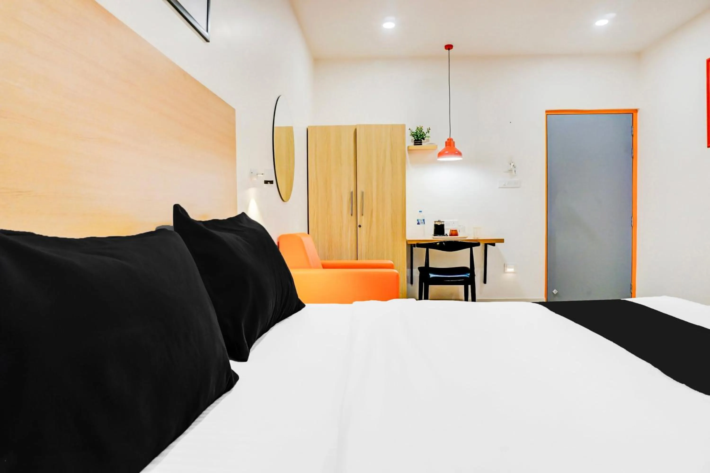 Bedroom, Bed in Super Townhouse Hadapsar formerly Savali Inn