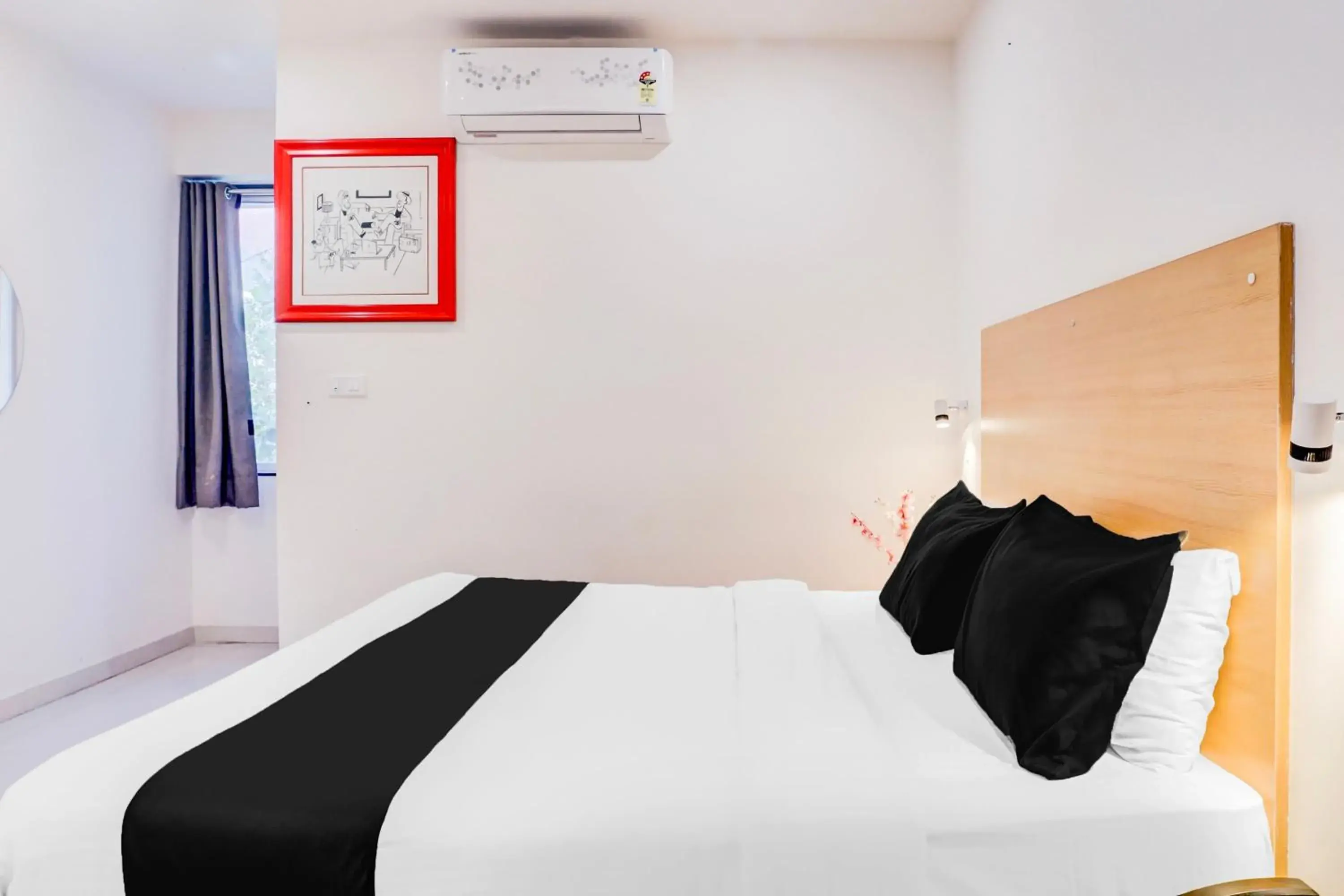 Bedroom, Bed in Super Townhouse Hadapsar formerly Savali Inn Bedroom, Bed in Super Townhouse Hadapsar formerly Savali Inn