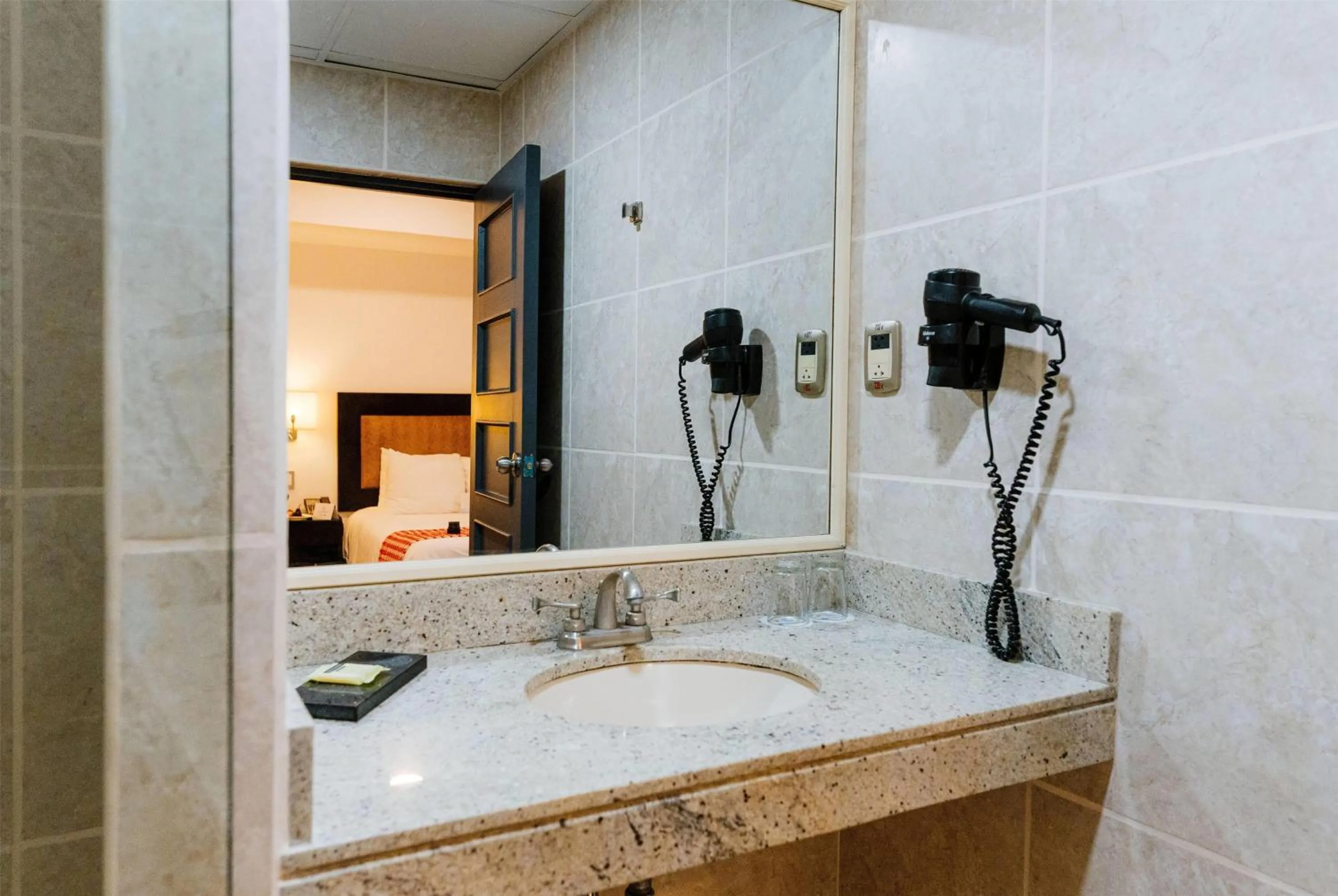 Bathroom in Wyndham Costa del Sol Cajamarca