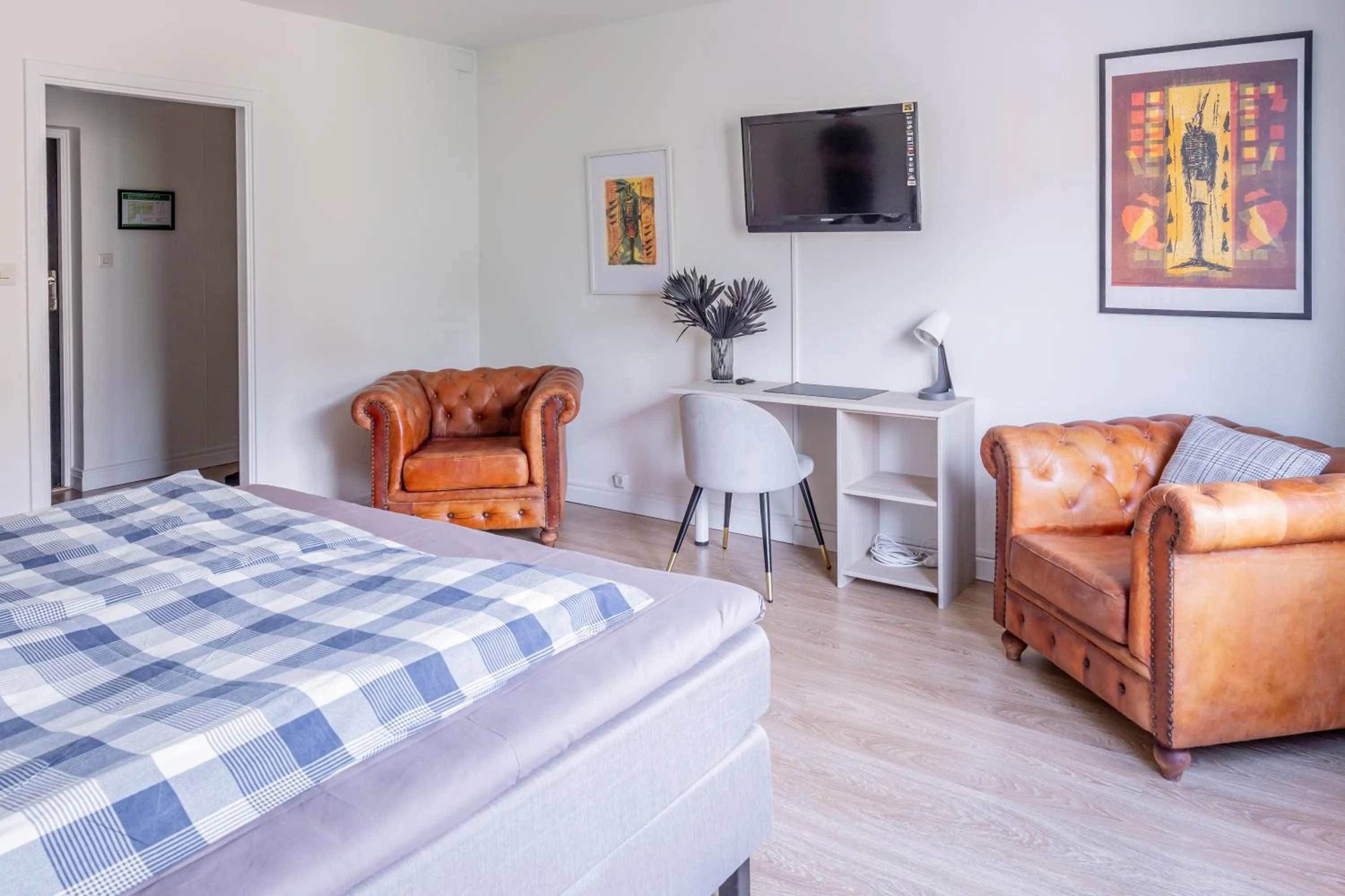 Bed in Millners Plaza