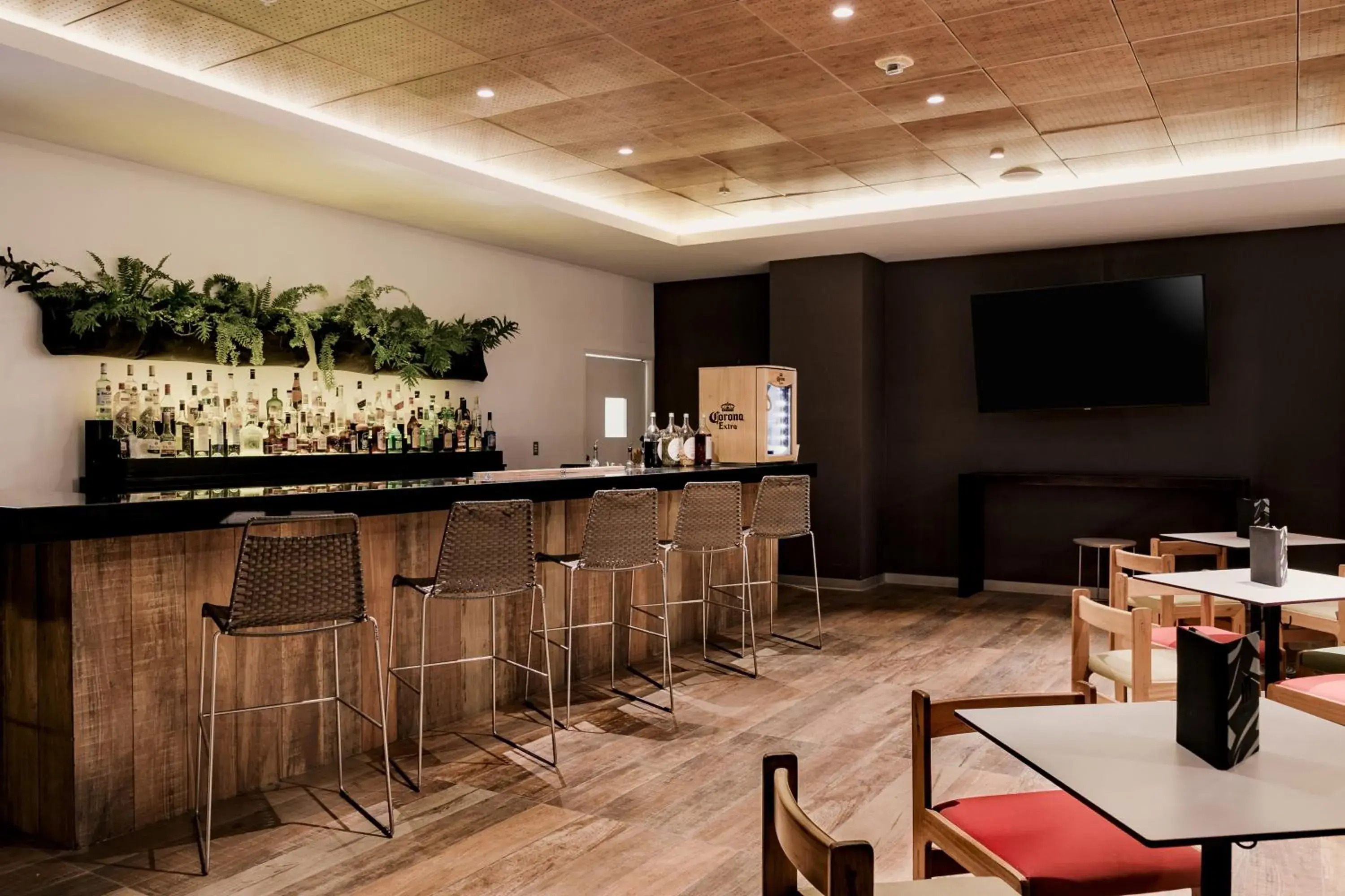 Lounge or bar in Wyndham Costa del Sol Tumbes Lounge or bar in Wyndham Costa del Sol Tumbes