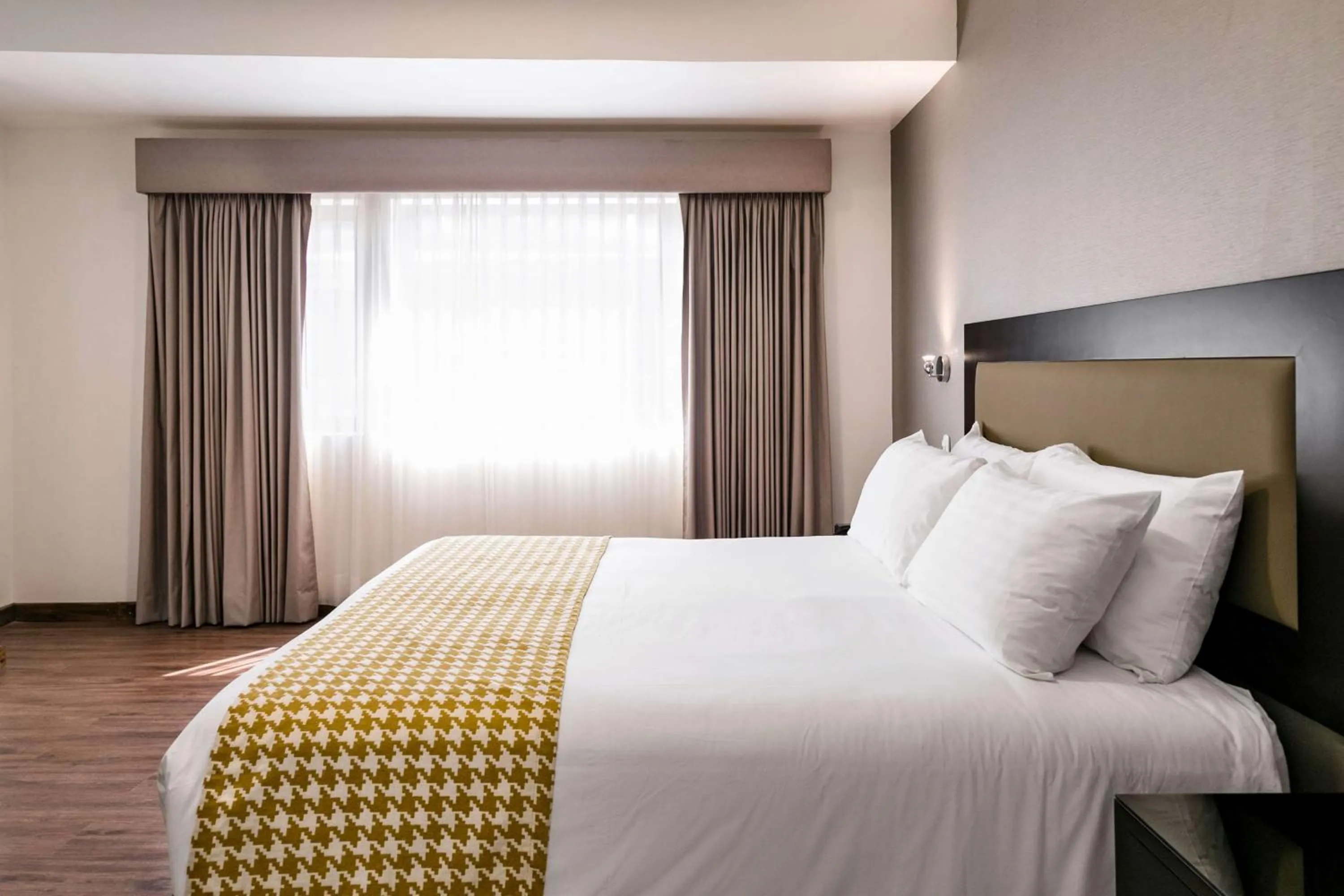 Photo of the whole room, Bed in Wyndham Costa del Sol Piura