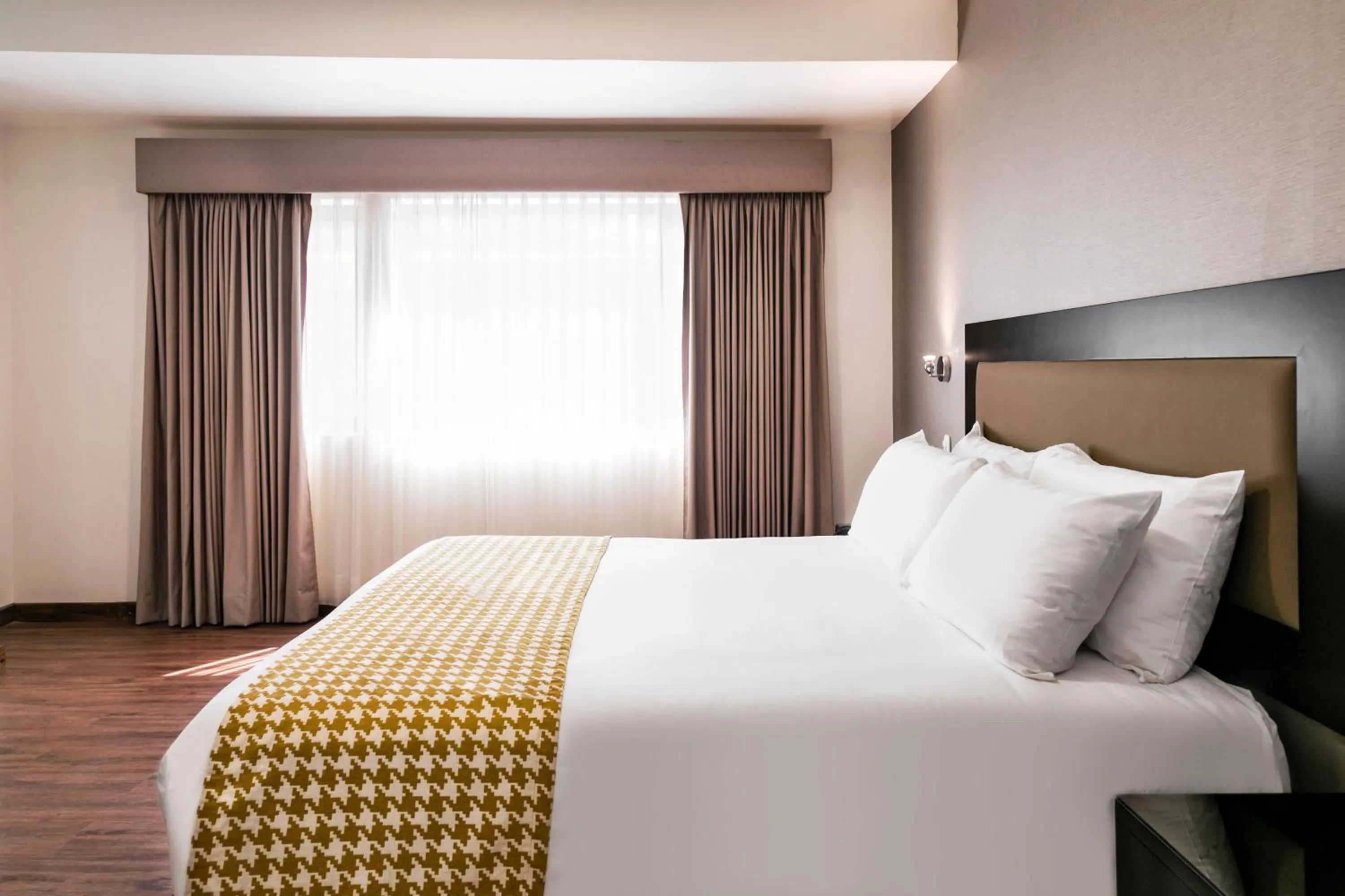 Bedroom, Bed in Wyndham Costa del Sol Piura