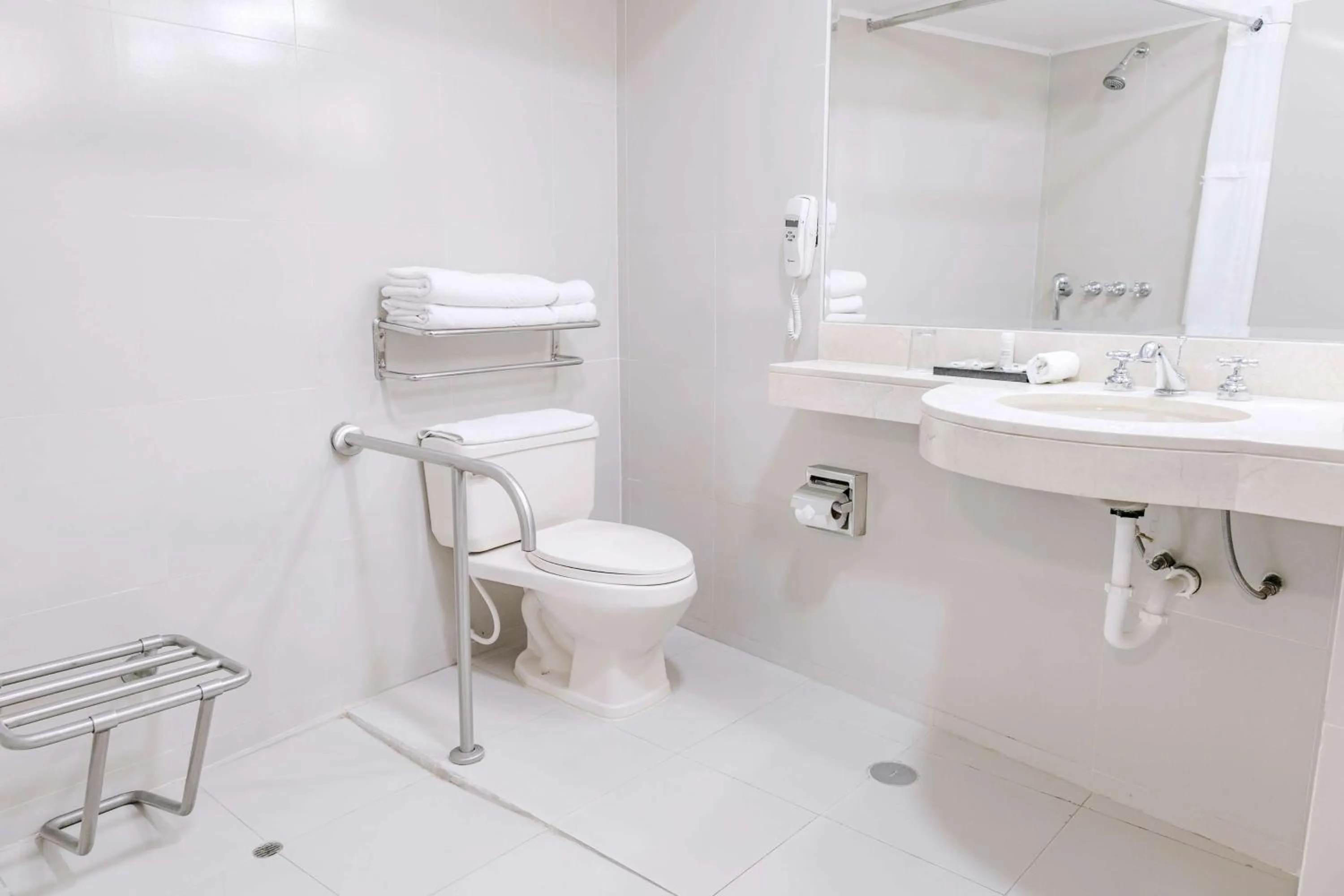 Bathroom in Wyndham Costa del Sol Piura