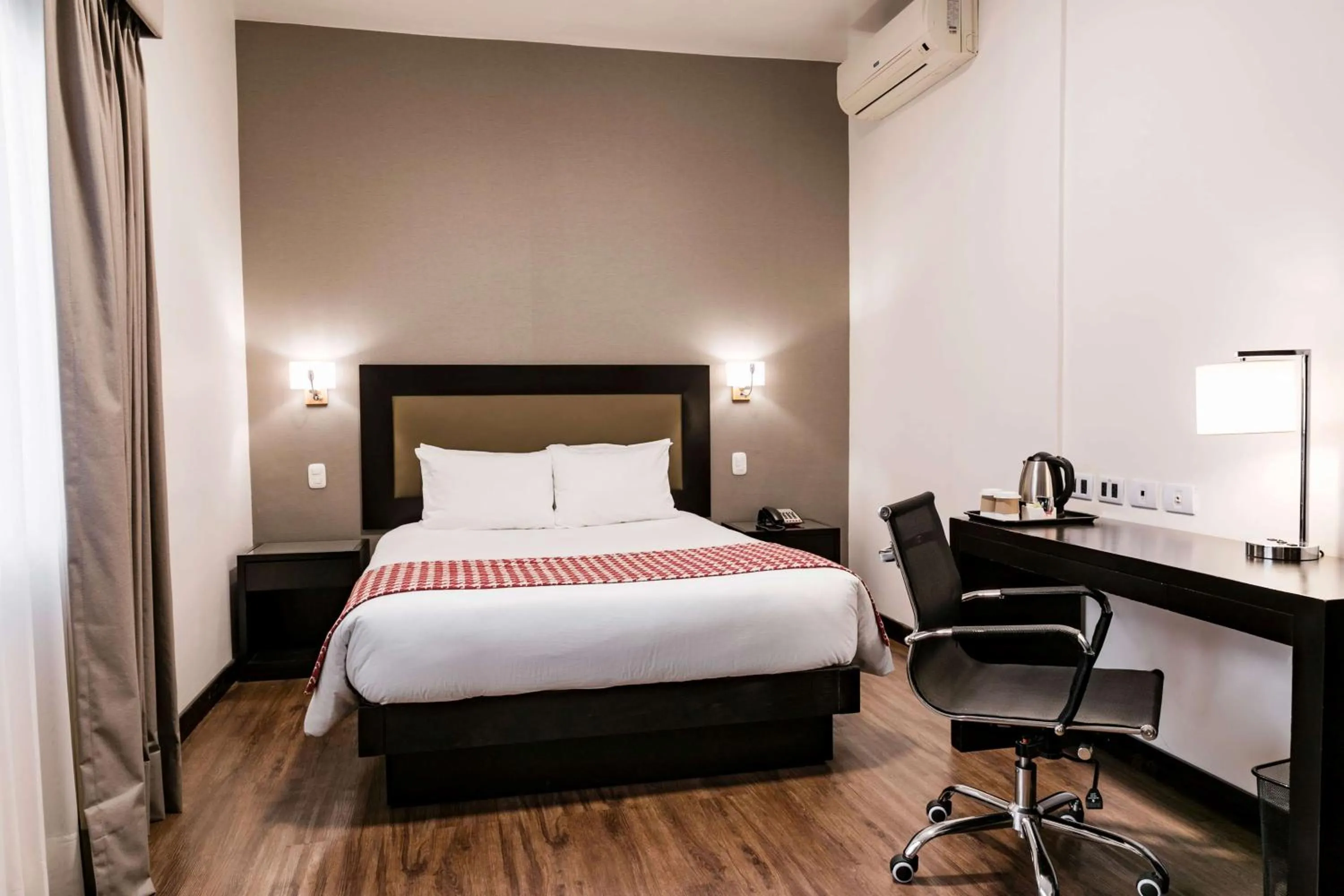 Photo of the whole room, Bed in Wyndham Costa del Sol Piura