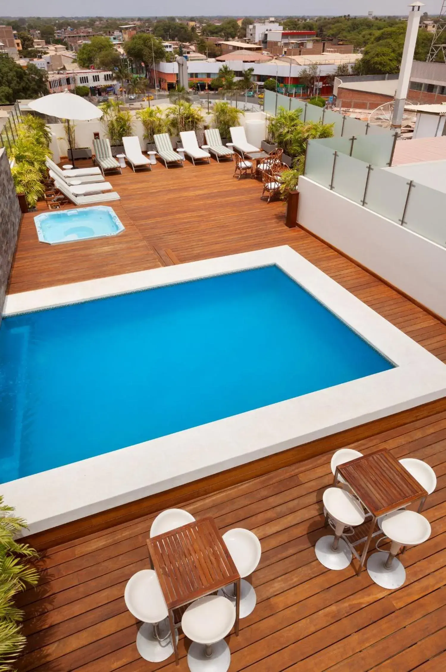Swimming pool in Wyndham Costa del Sol Piura Swimming pool in Wyndham Costa del Sol Piura