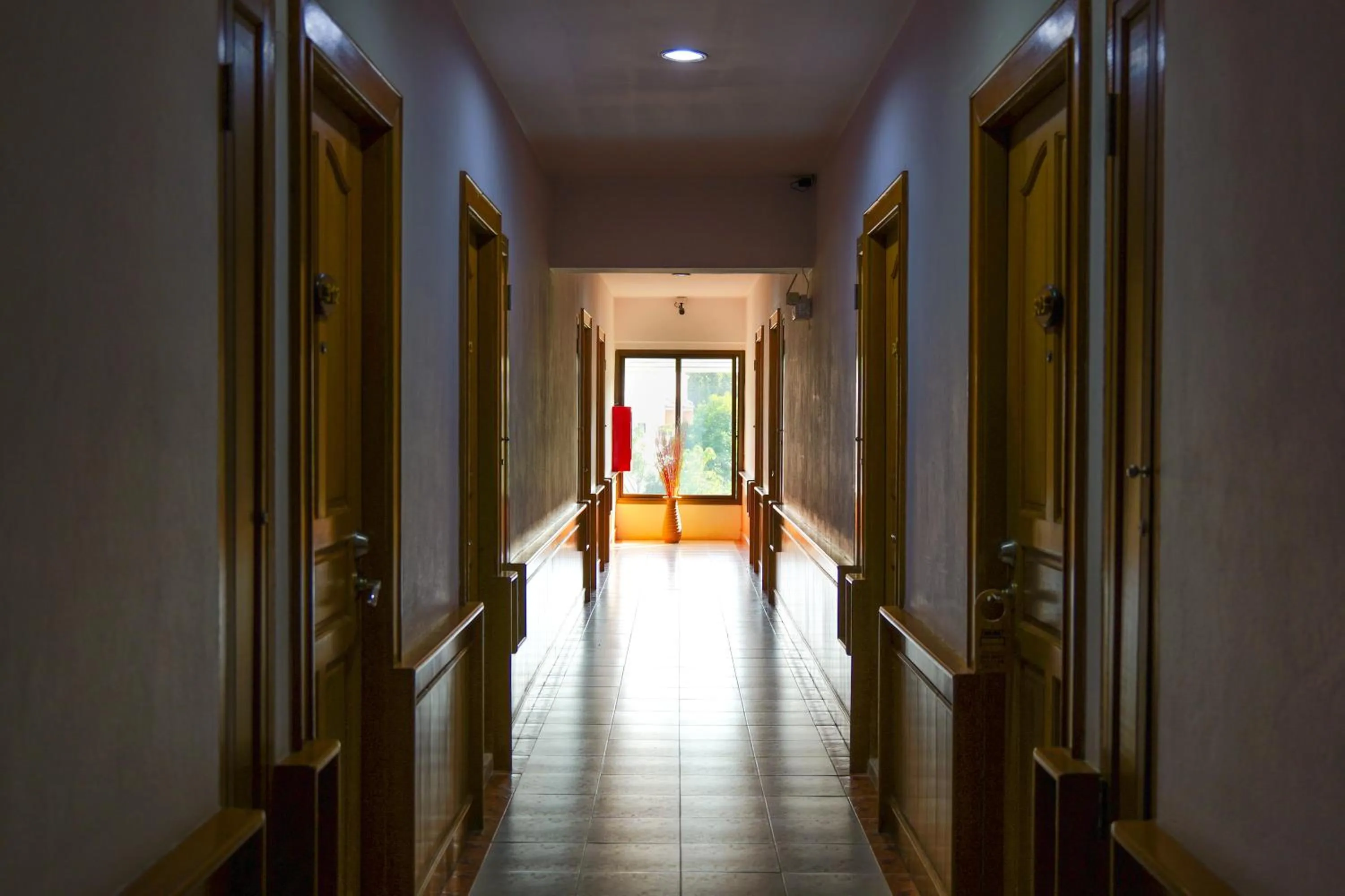 Property building in โรงแรมมูนแอนด์ซัน Moon and Sun Hotel