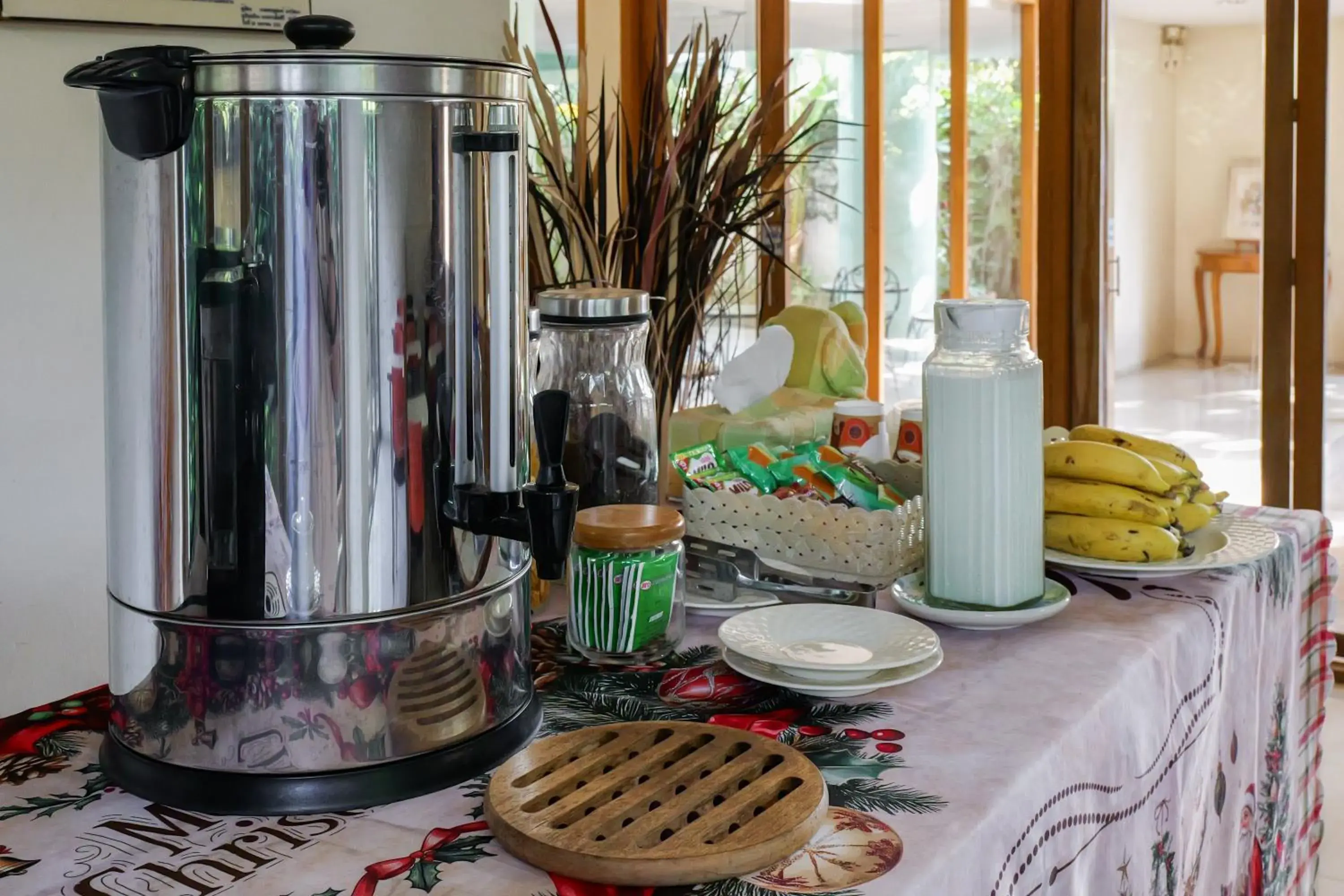 Food and drinks in โรงแรมมูนแอนด์ซัน Moon and Sun Hotel Food and drinks in โรงแรมมูนแอนด์ซัน Moon and Sun Hotel