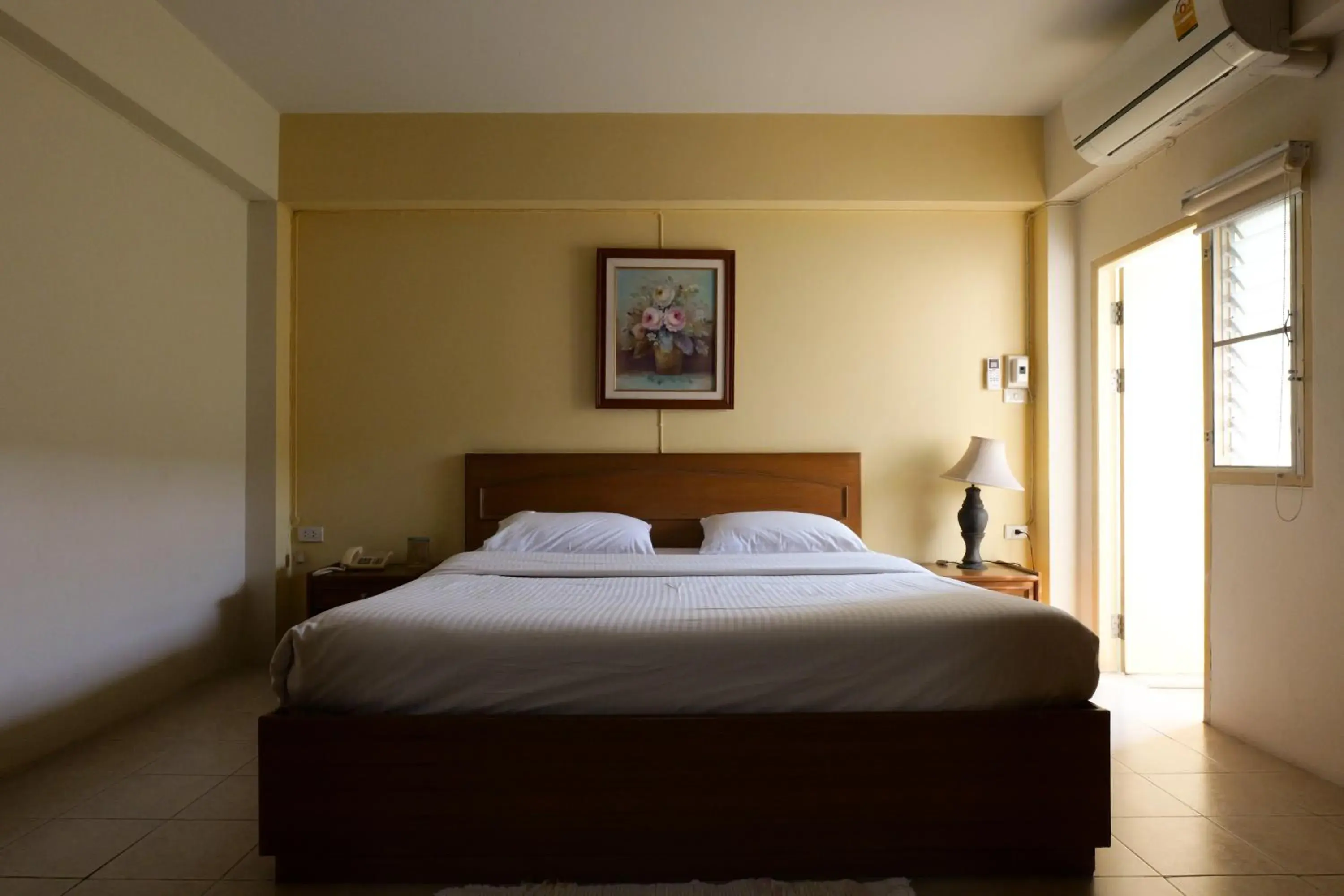 Bed in โรงแรมมูนแอนด์ซัน Moon and Sun Hotel Bed in โรงแรมมูนแอนด์ซัน Moon and Sun Hotel