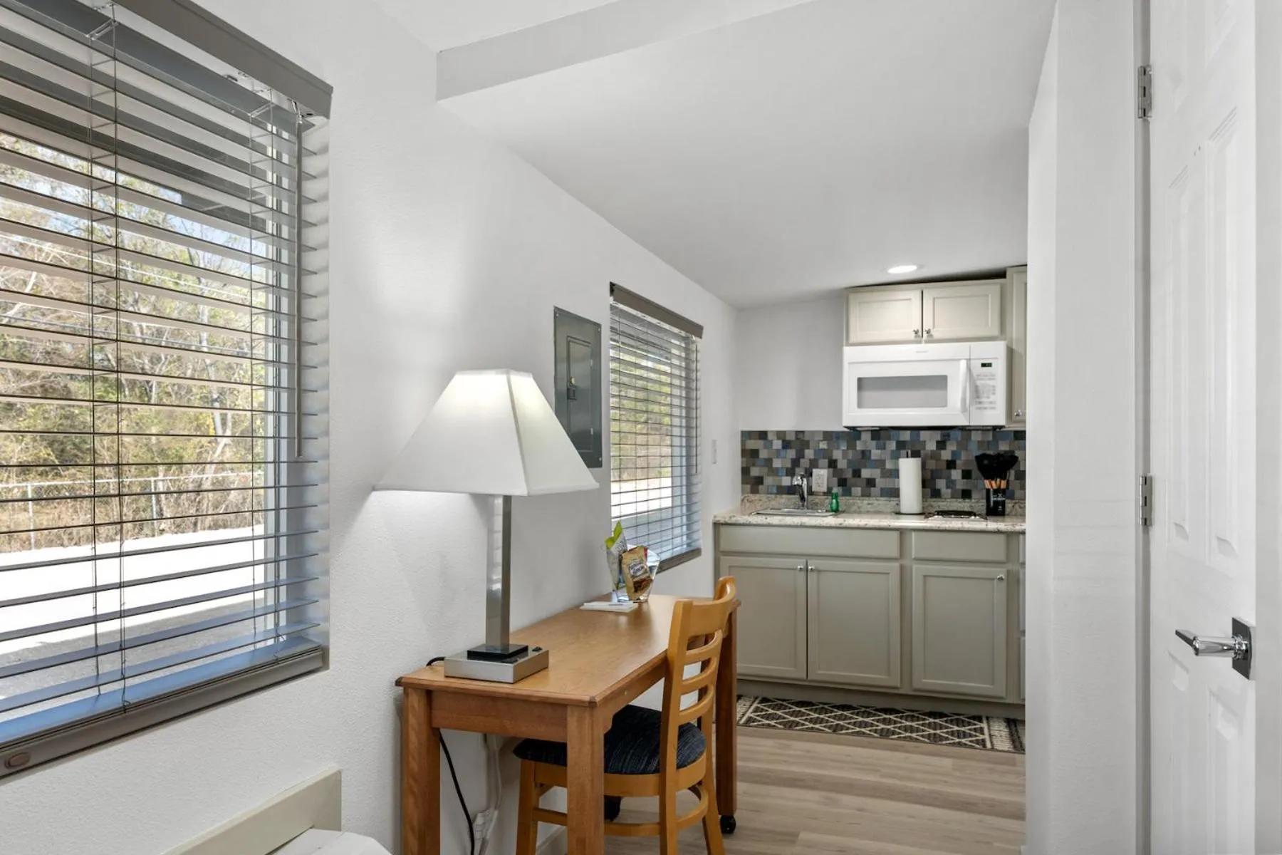 Kitchen or kitchenette in Extended Stay Gun Barrel City