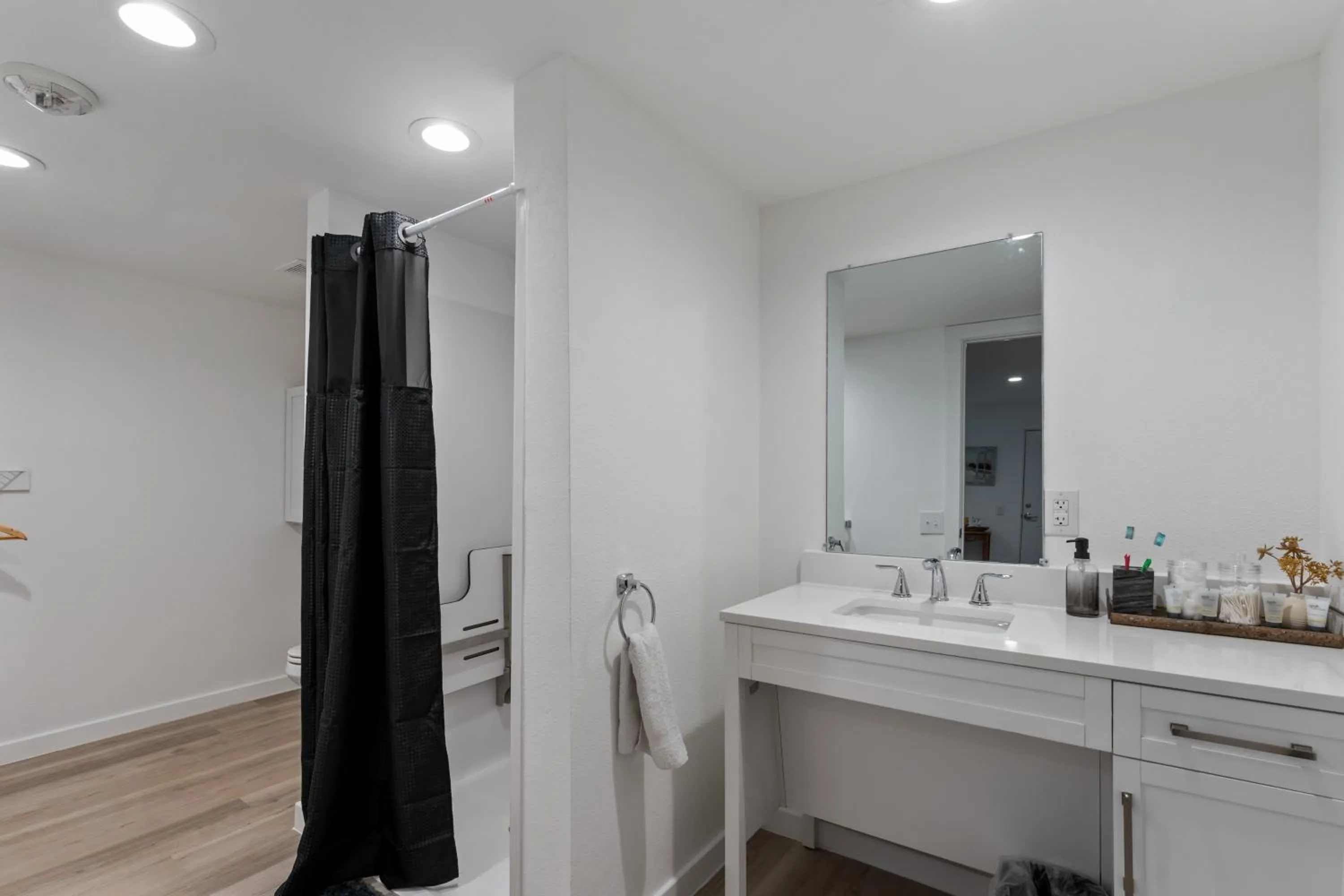 Extended Stay Gun Barrel City