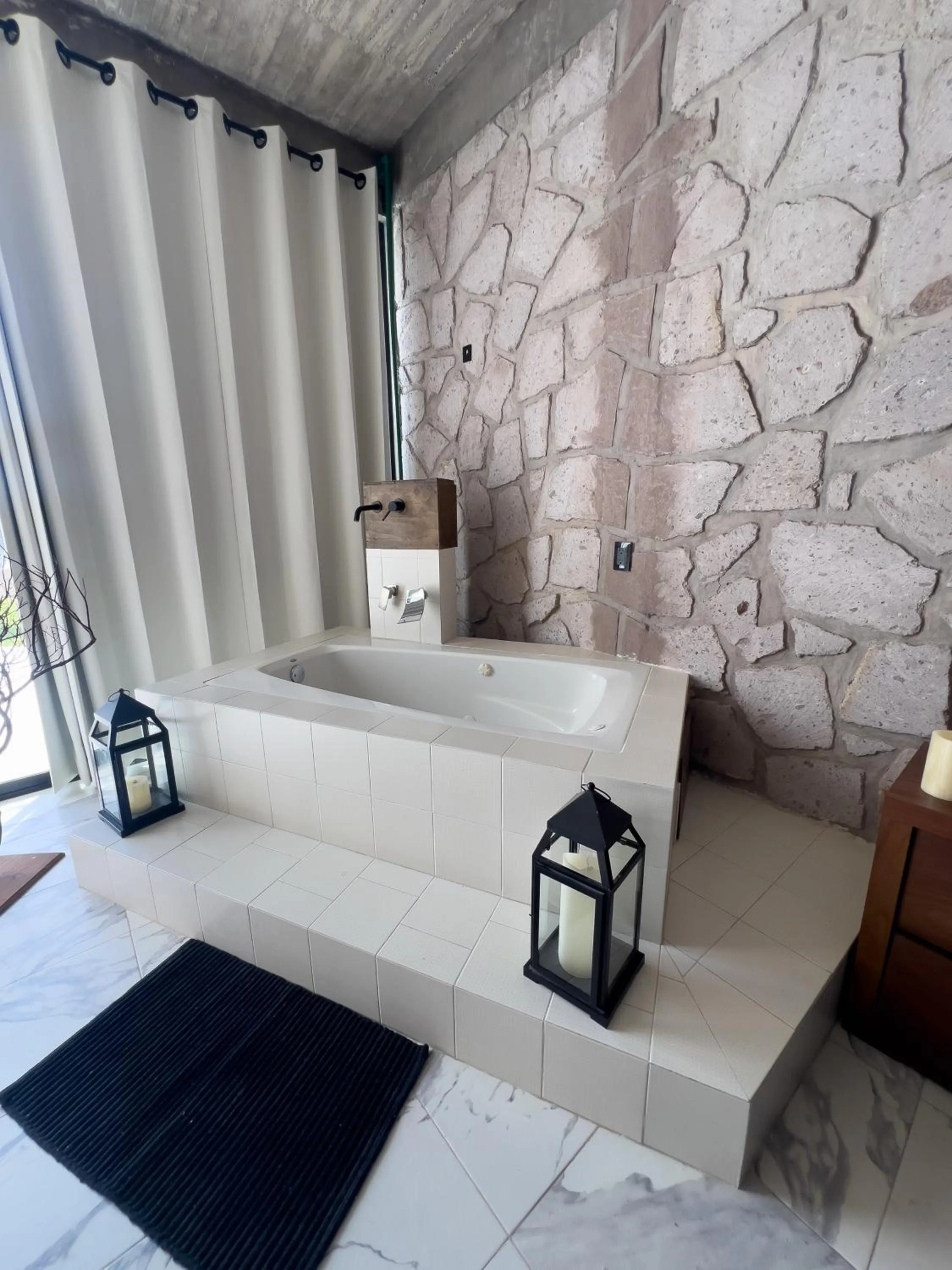 Hot Tub in Dos Aguas Hotel Boutique