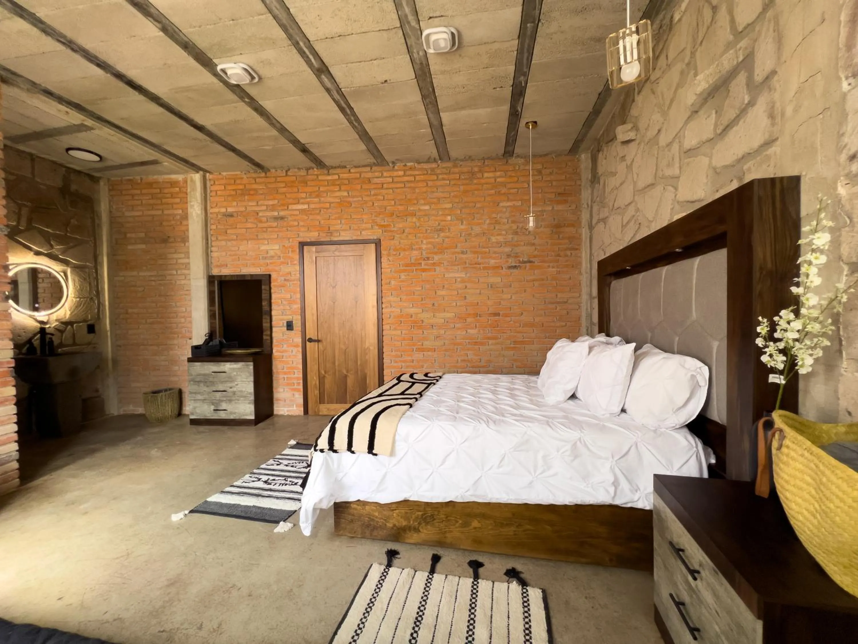 Photo of the whole room, Bed in Dos Aguas Hotel Boutique