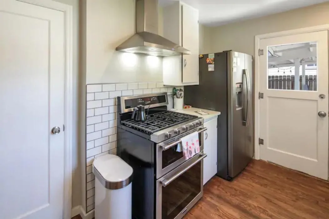 Other in Celebration Chalet! Quant, cozy, a few blocks from BSU and close to downtown Boise, Fireplace, 4 beds, and seating for 6 Pets Welcome!