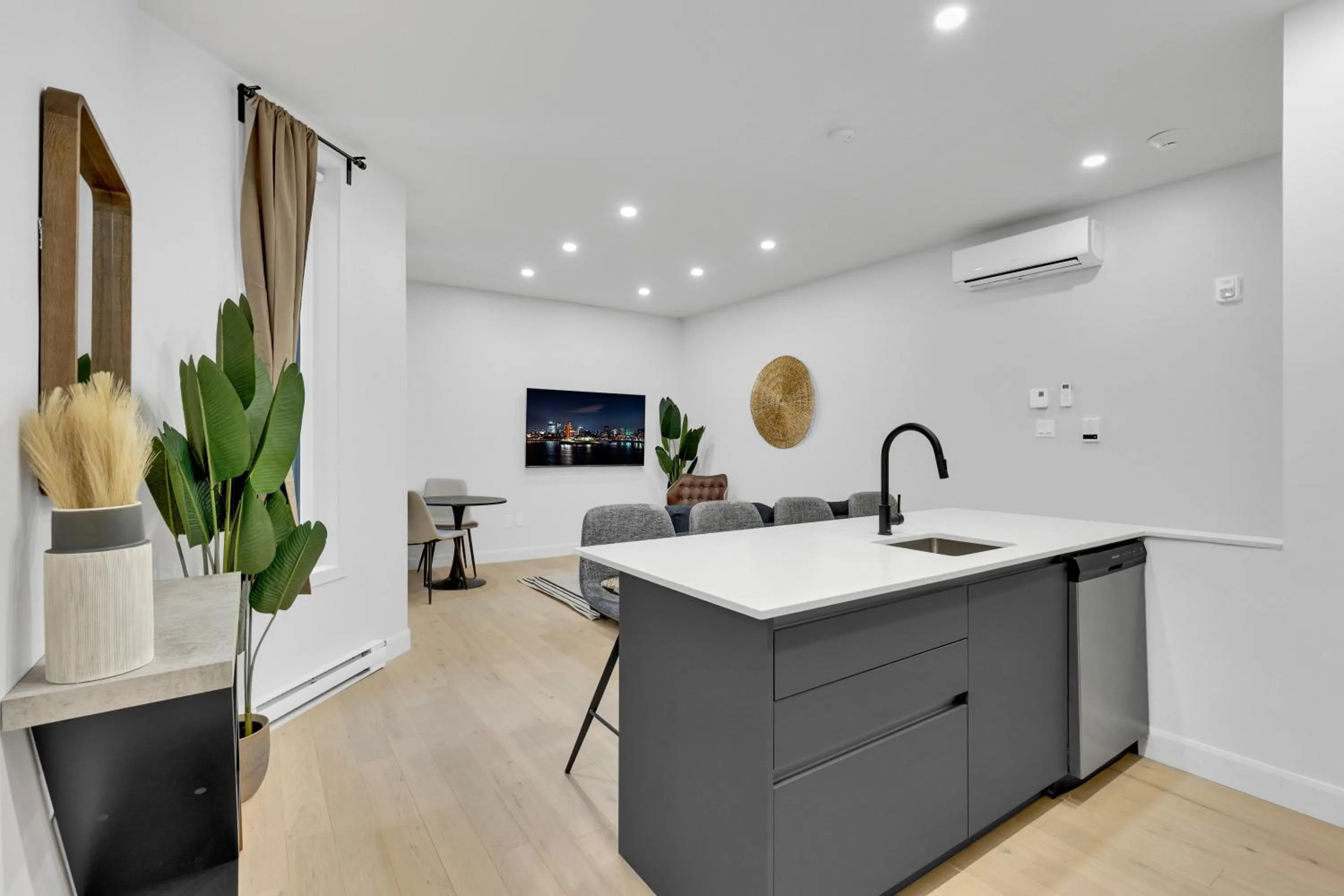 Deluxe Suites Downtown Montreal