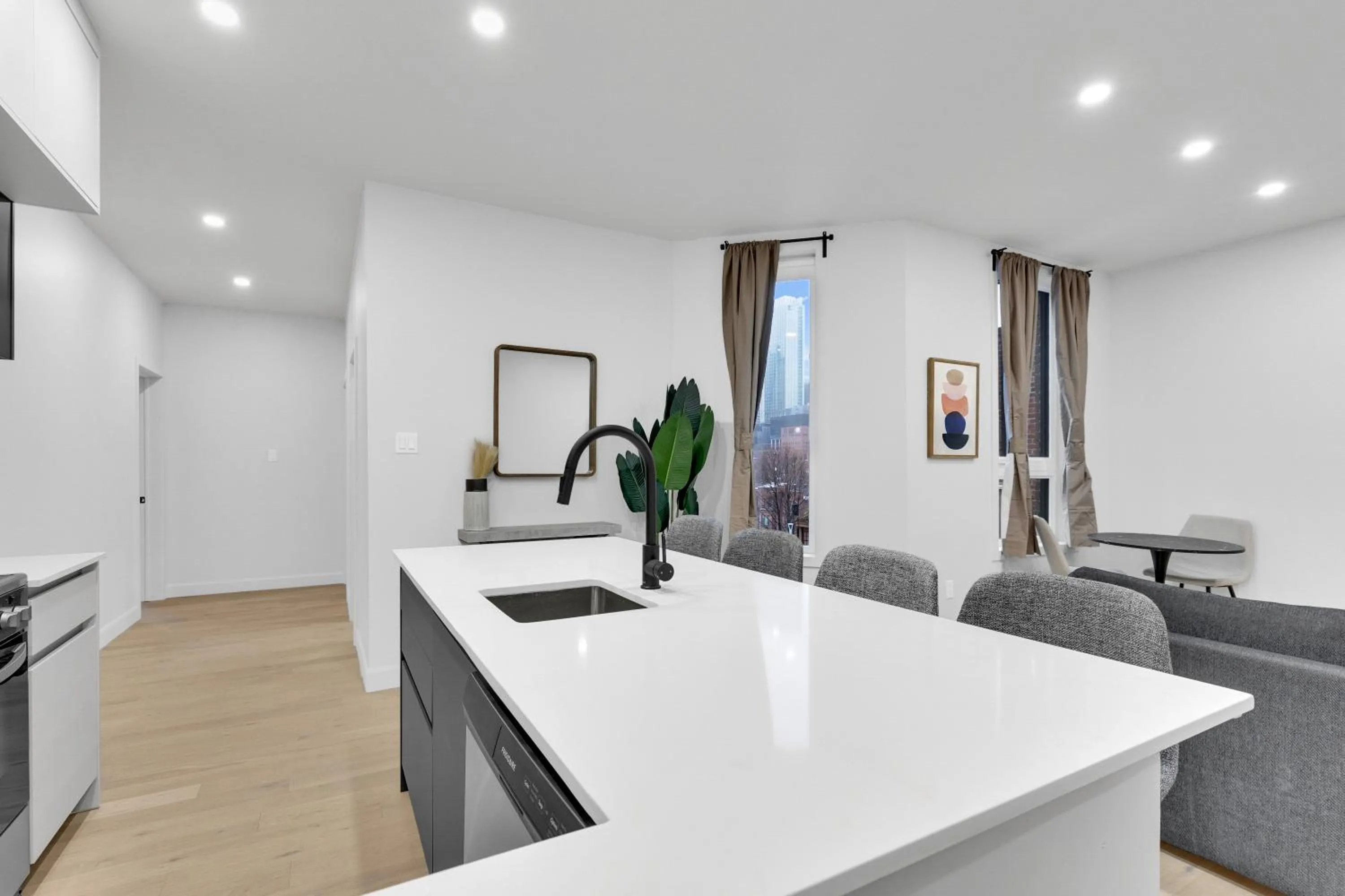 Deluxe Suites Downtown Montreal