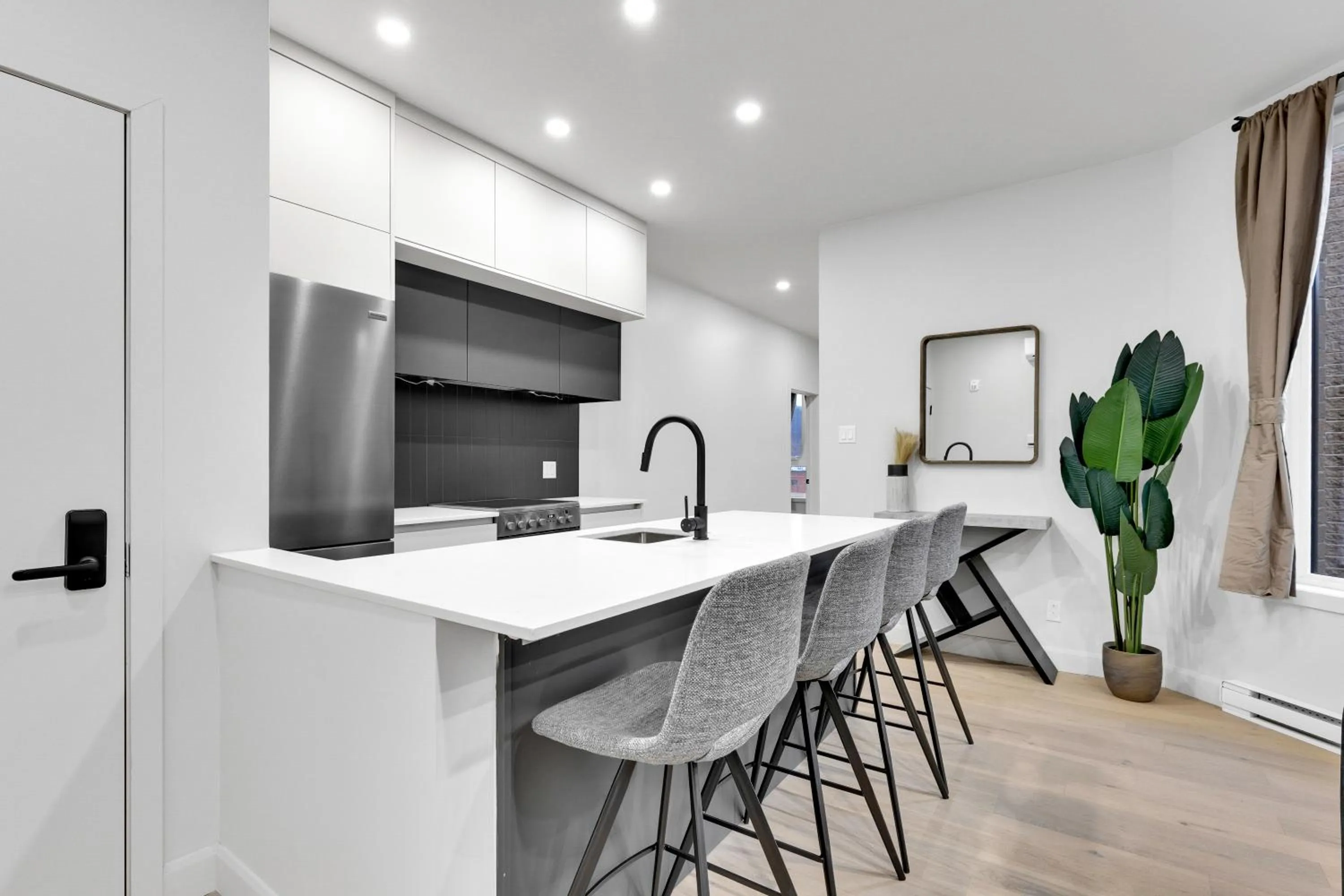 Deluxe Suites Downtown Montreal