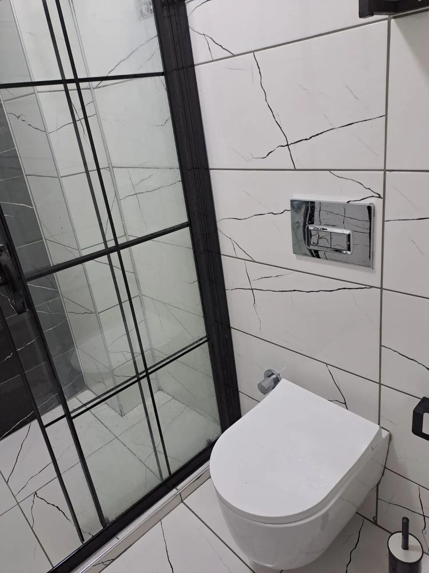 Shower in Taksim Nida Flats