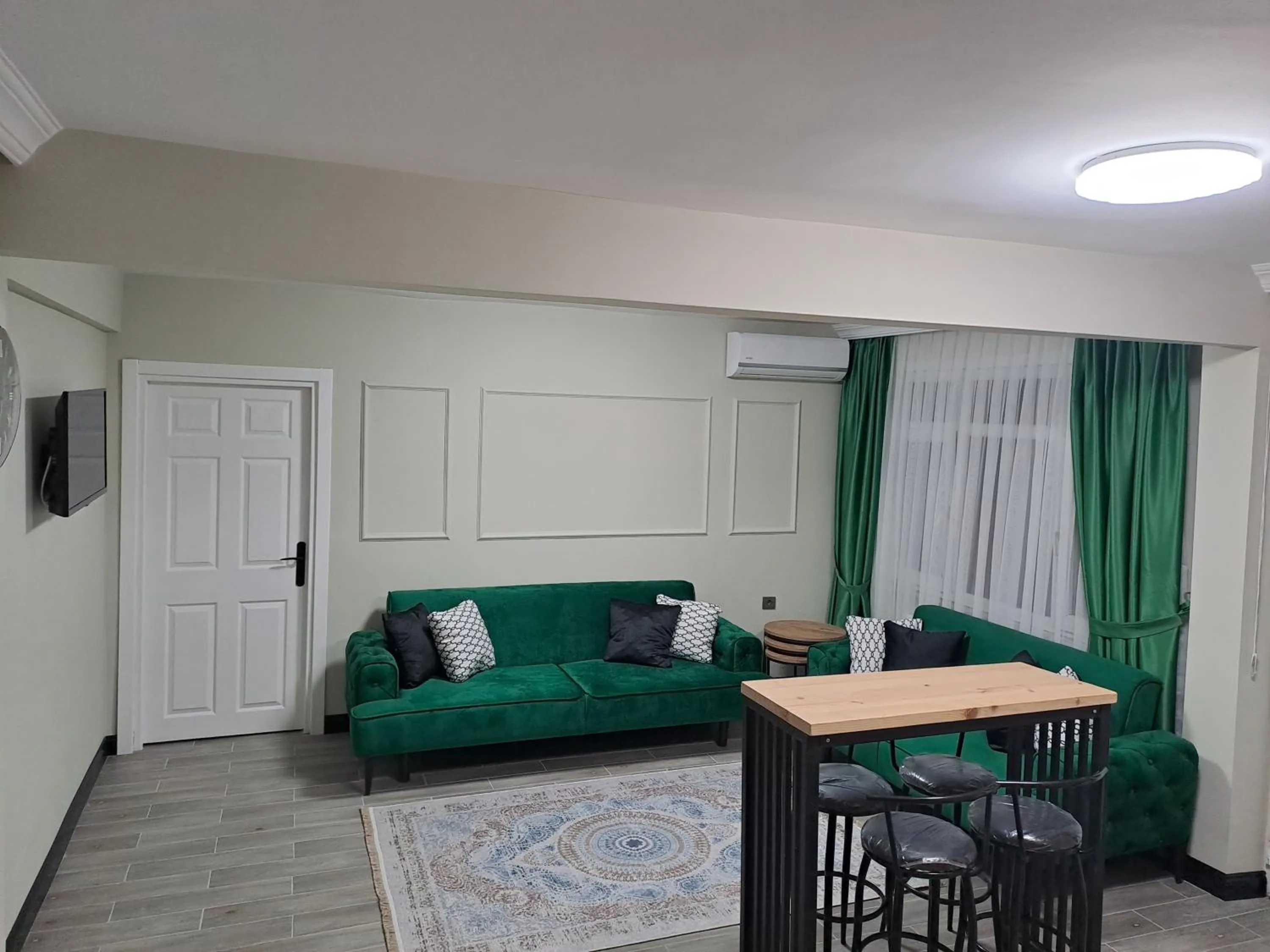 TV and multimedia in Taksim Nida Flats
