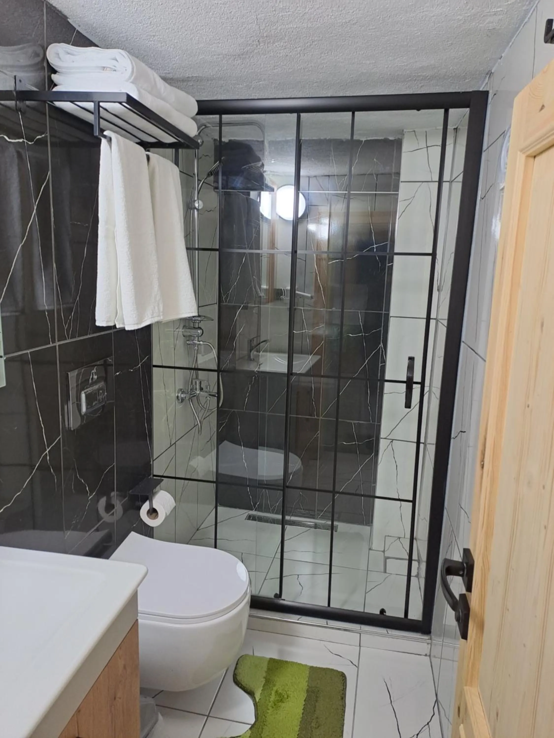 Toilet in Taksim Nida Flats