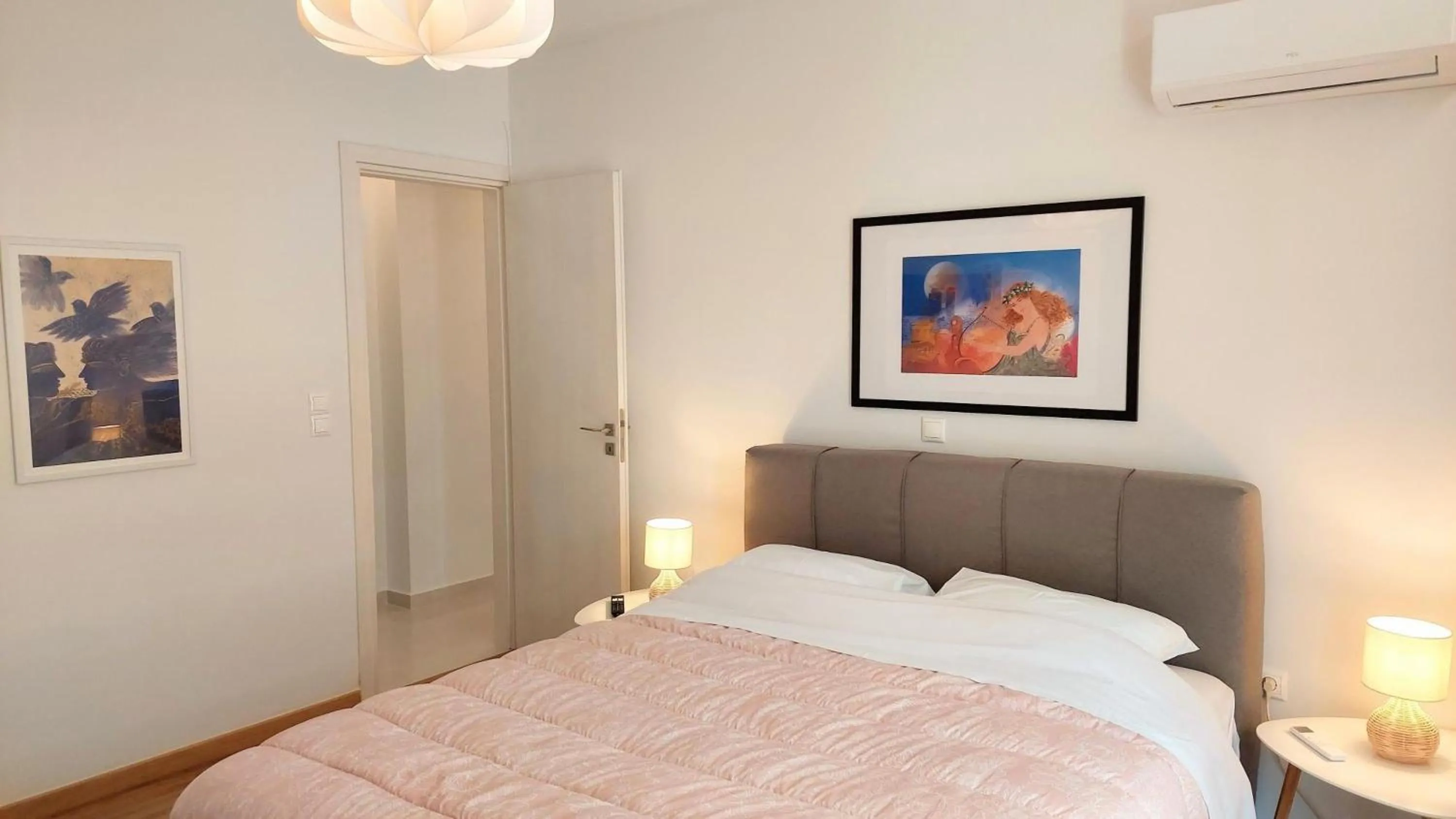 Bed in Wonderful apartment in Acropolis