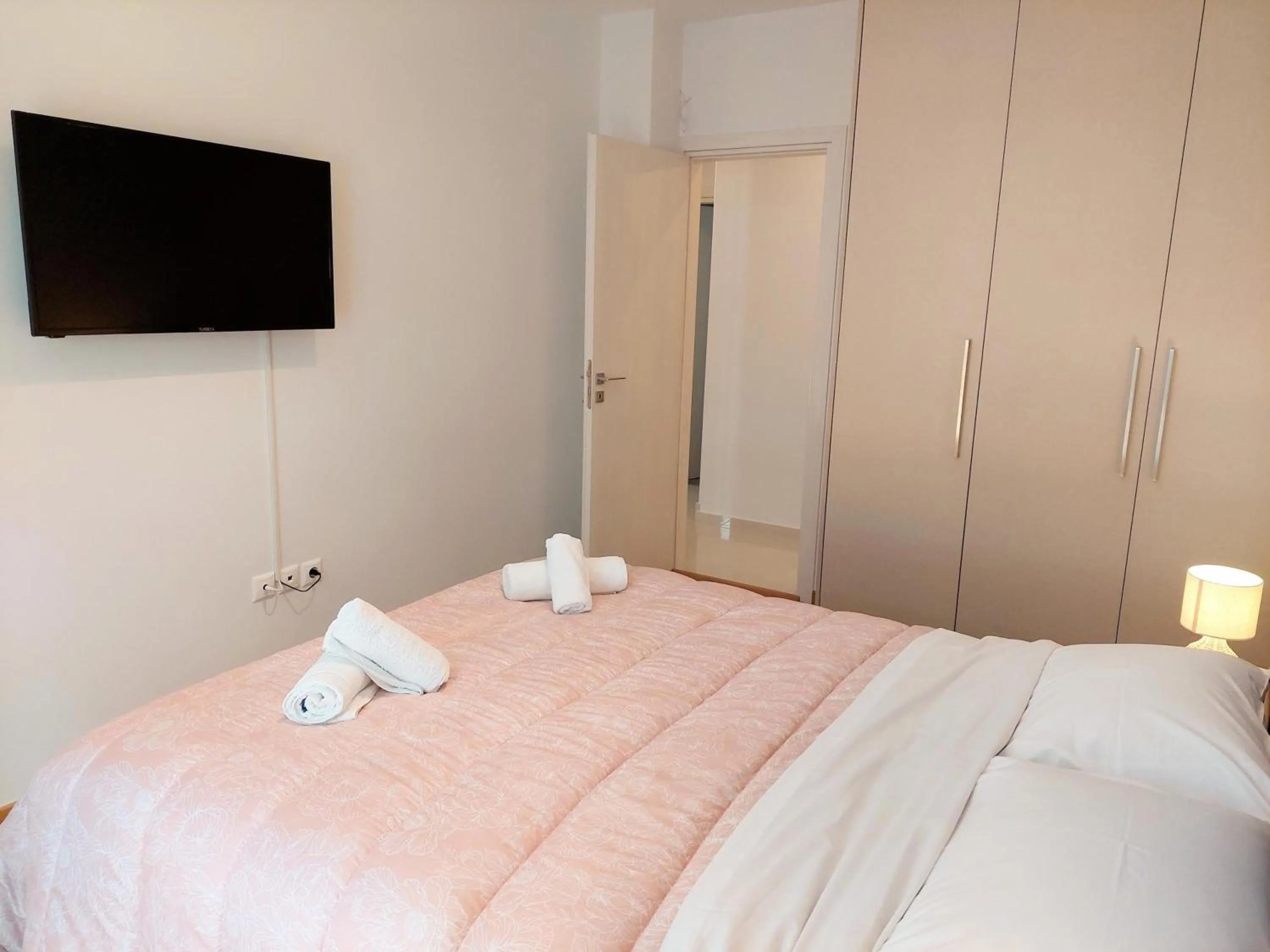 Bed in Wonderful apartment in Acropolis