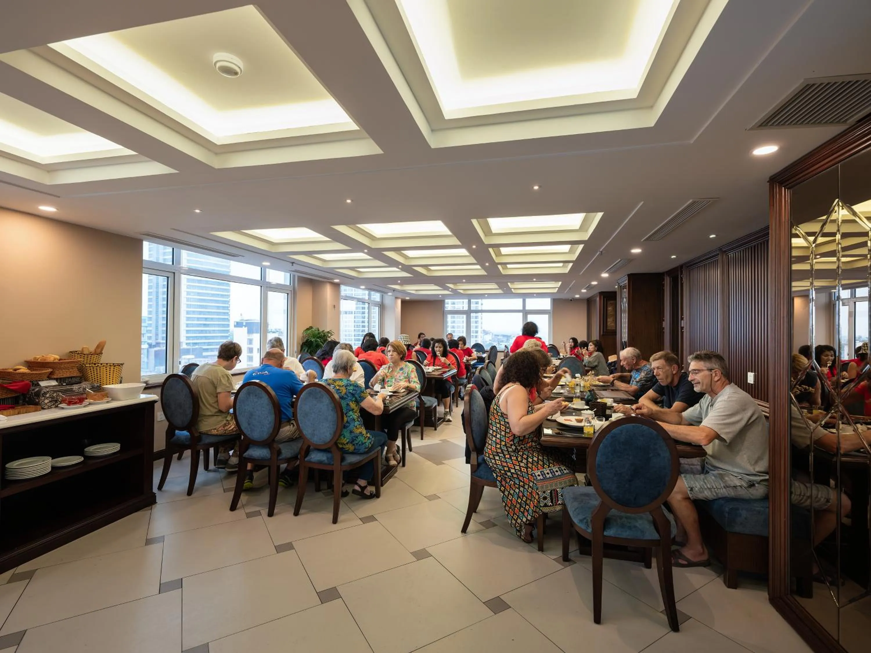 Restaurant/places to eat in Minasi Premium Hotel