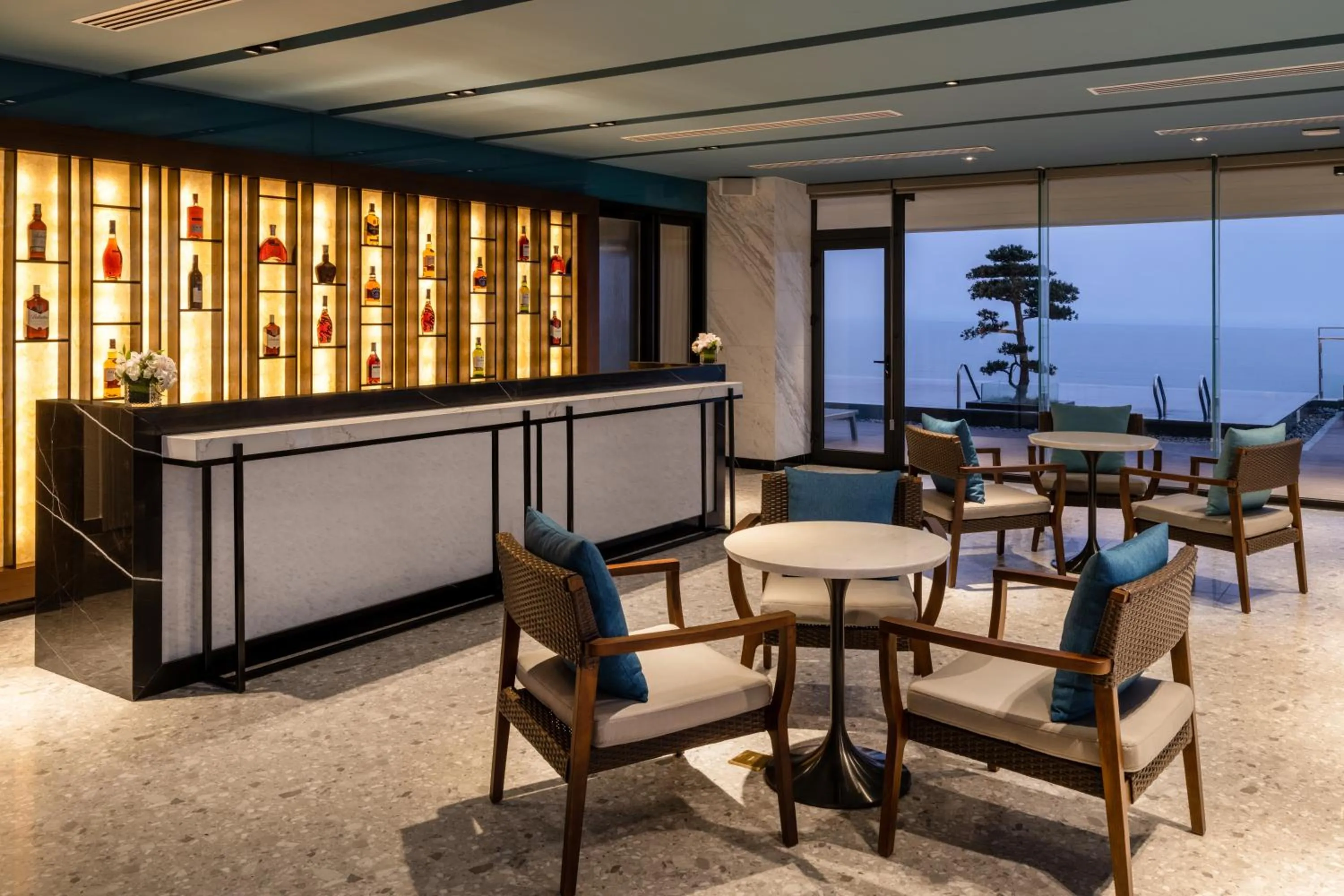 Lounge or bar in Hilton Garden Inn Da Nang