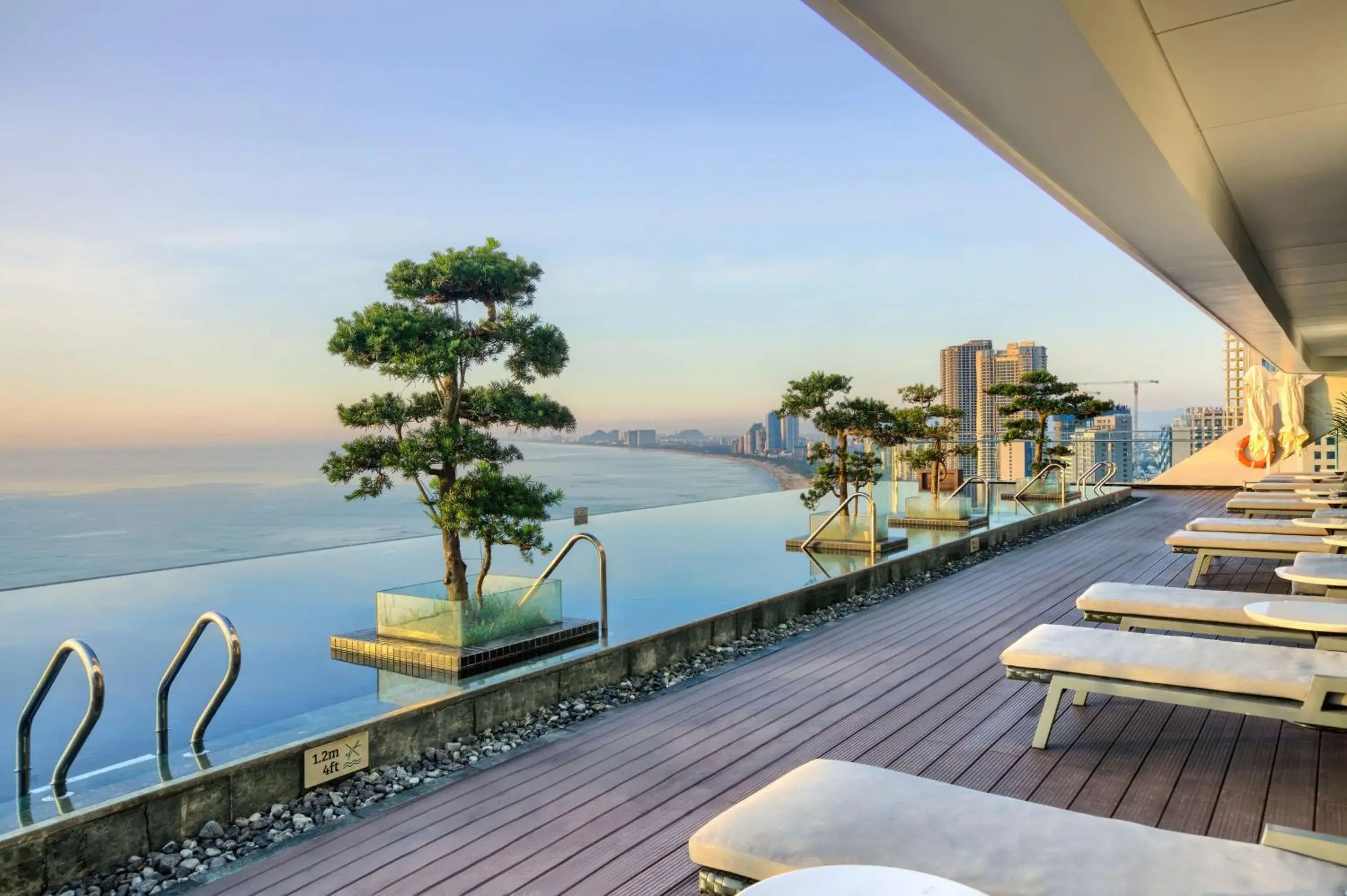 Pool view in Hilton Garden Inn Da Nang Pool view in Hilton Garden Inn Da Nang