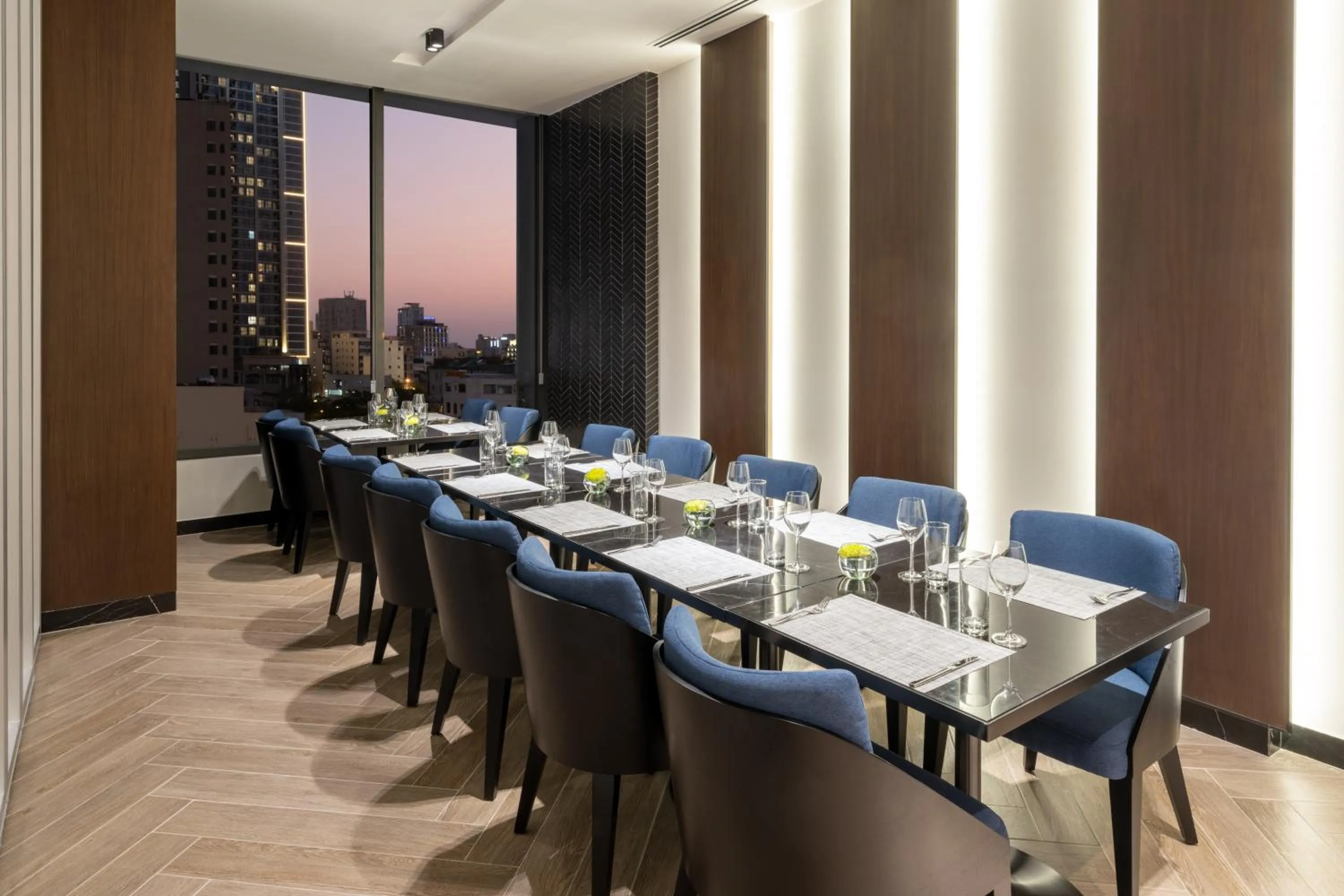 Restaurant/places to eat in Hilton Garden Inn Da Nang