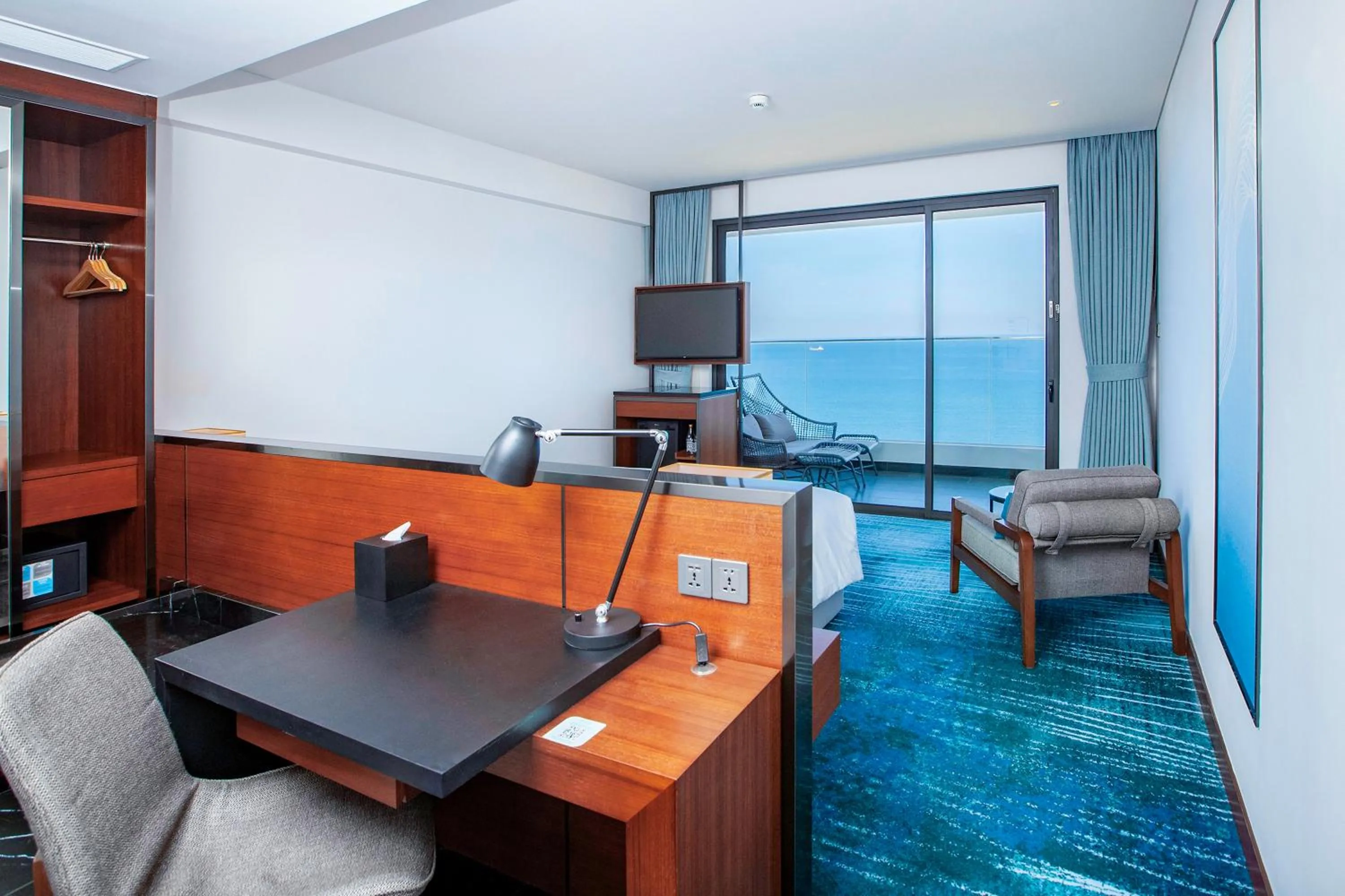 TV and multimedia in Hilton Garden Inn Da Nang