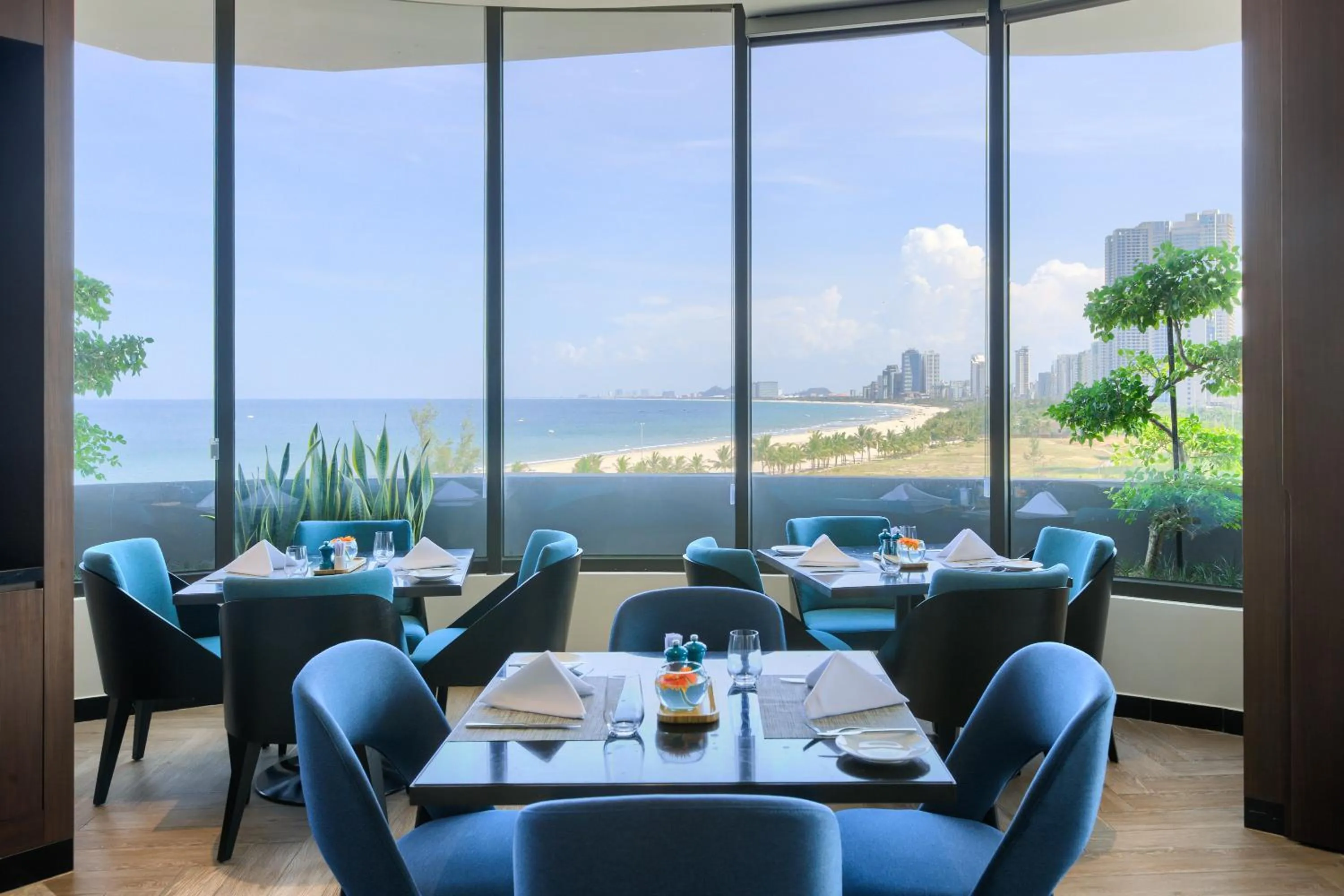 Restaurant/places to eat in Hilton Garden Inn Da Nang
