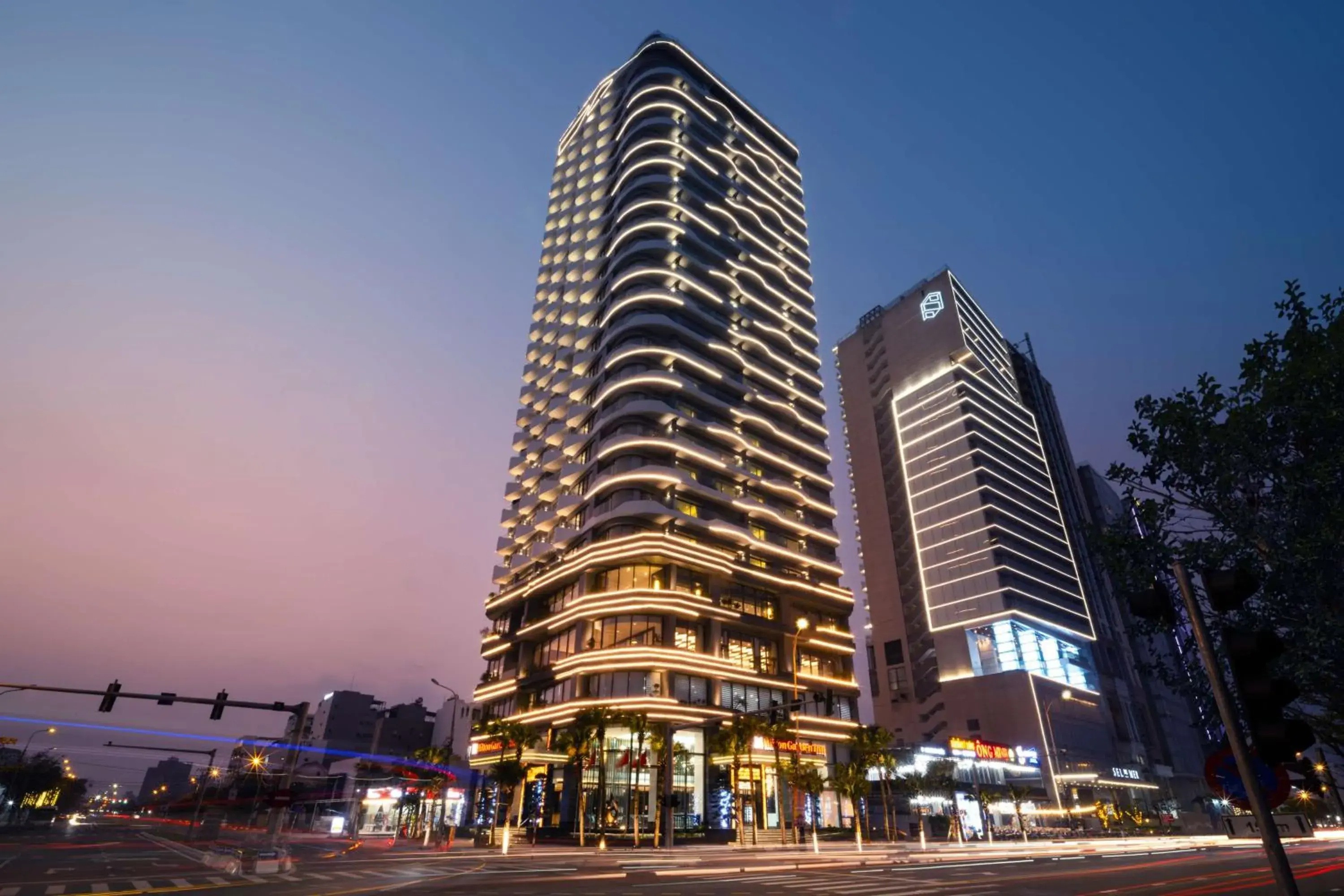 Property building in Hilton Garden Inn Da Nang Property building in Hilton Garden Inn Da Nang