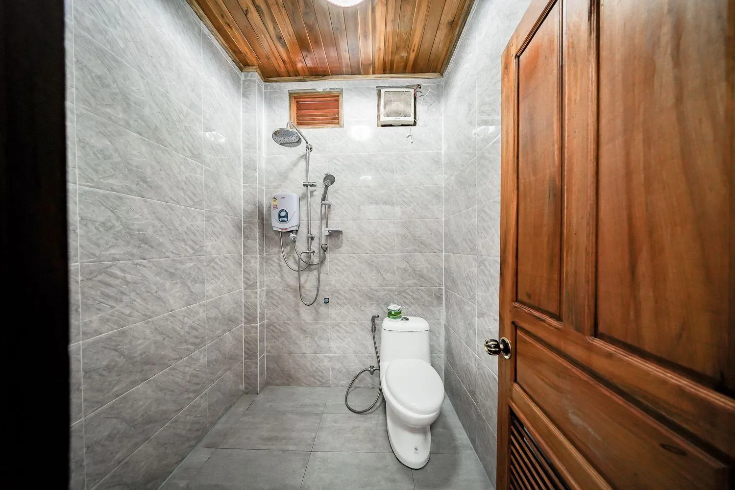 Shower in Villa Wanika 瓦尼卡别墅