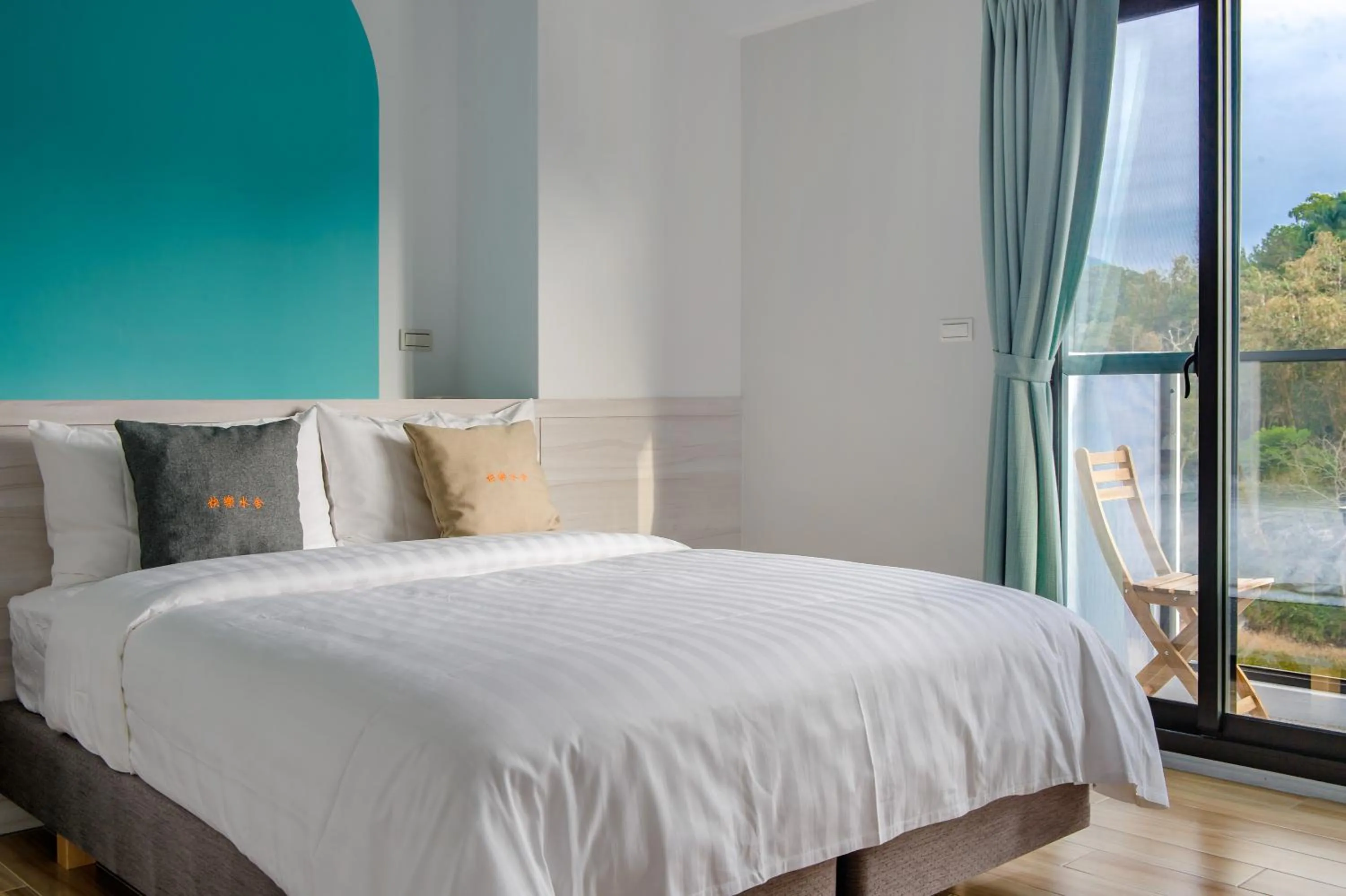 Bedroom, Bed in Water House