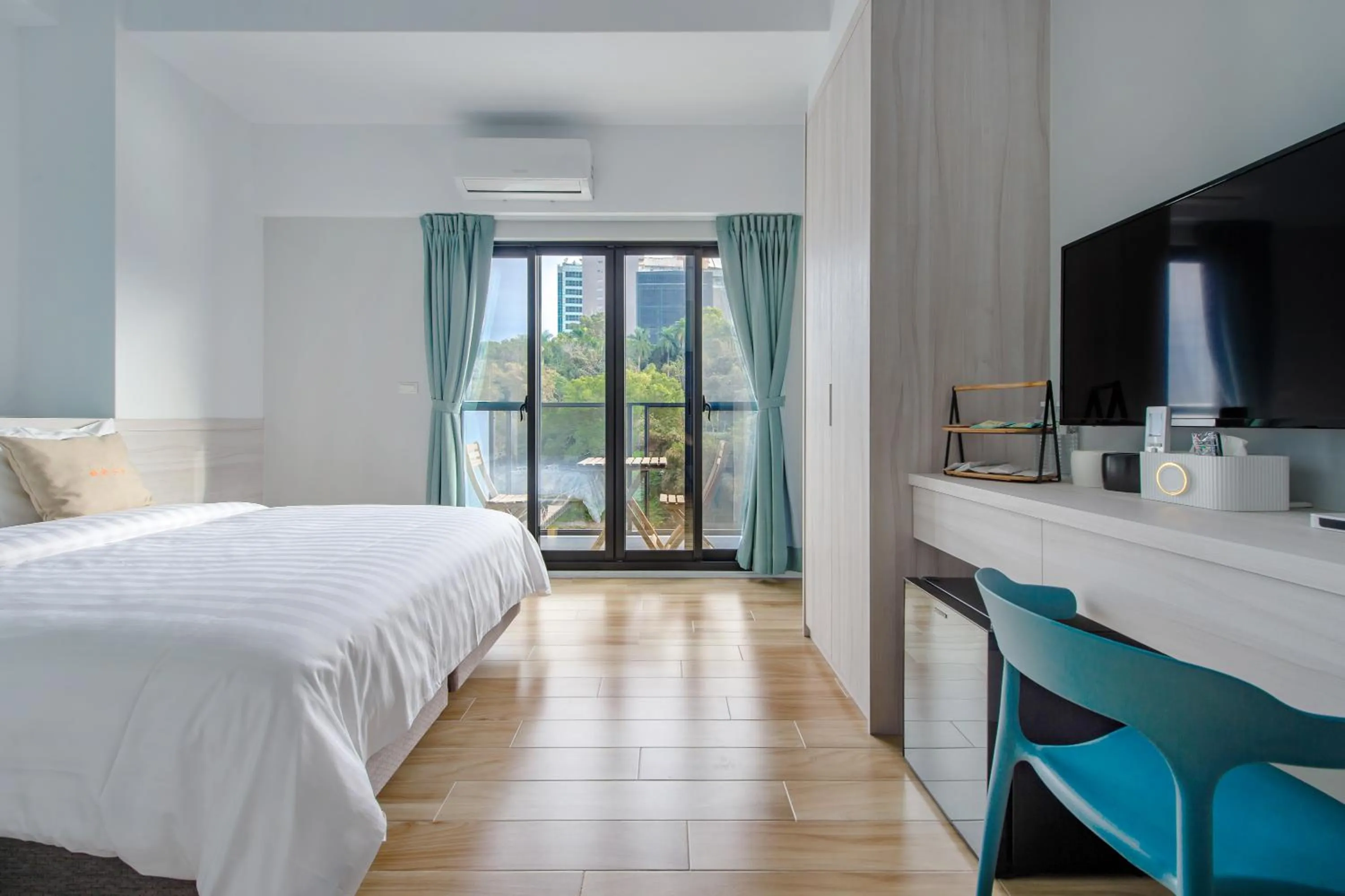 TV and multimedia, Bed in Water House