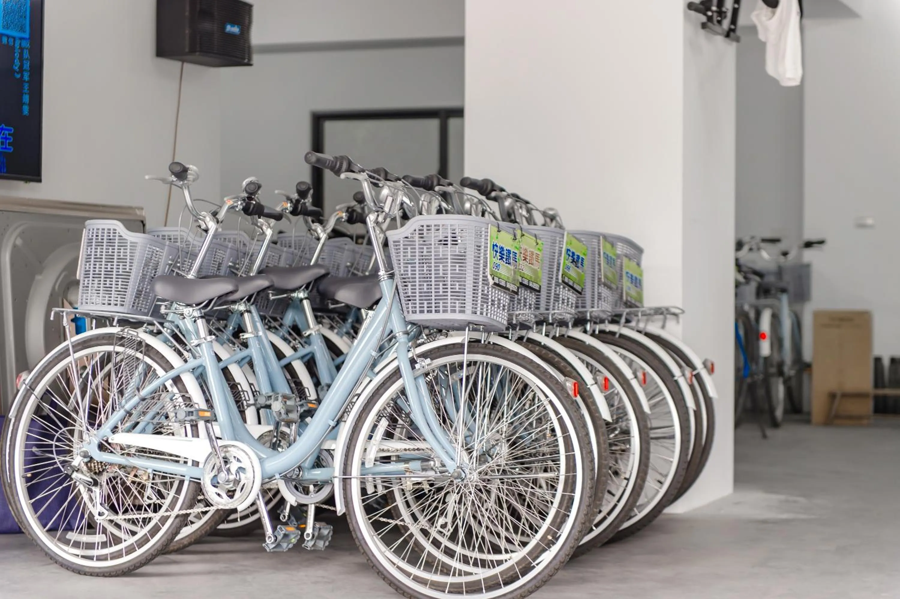 Cycling in Water House