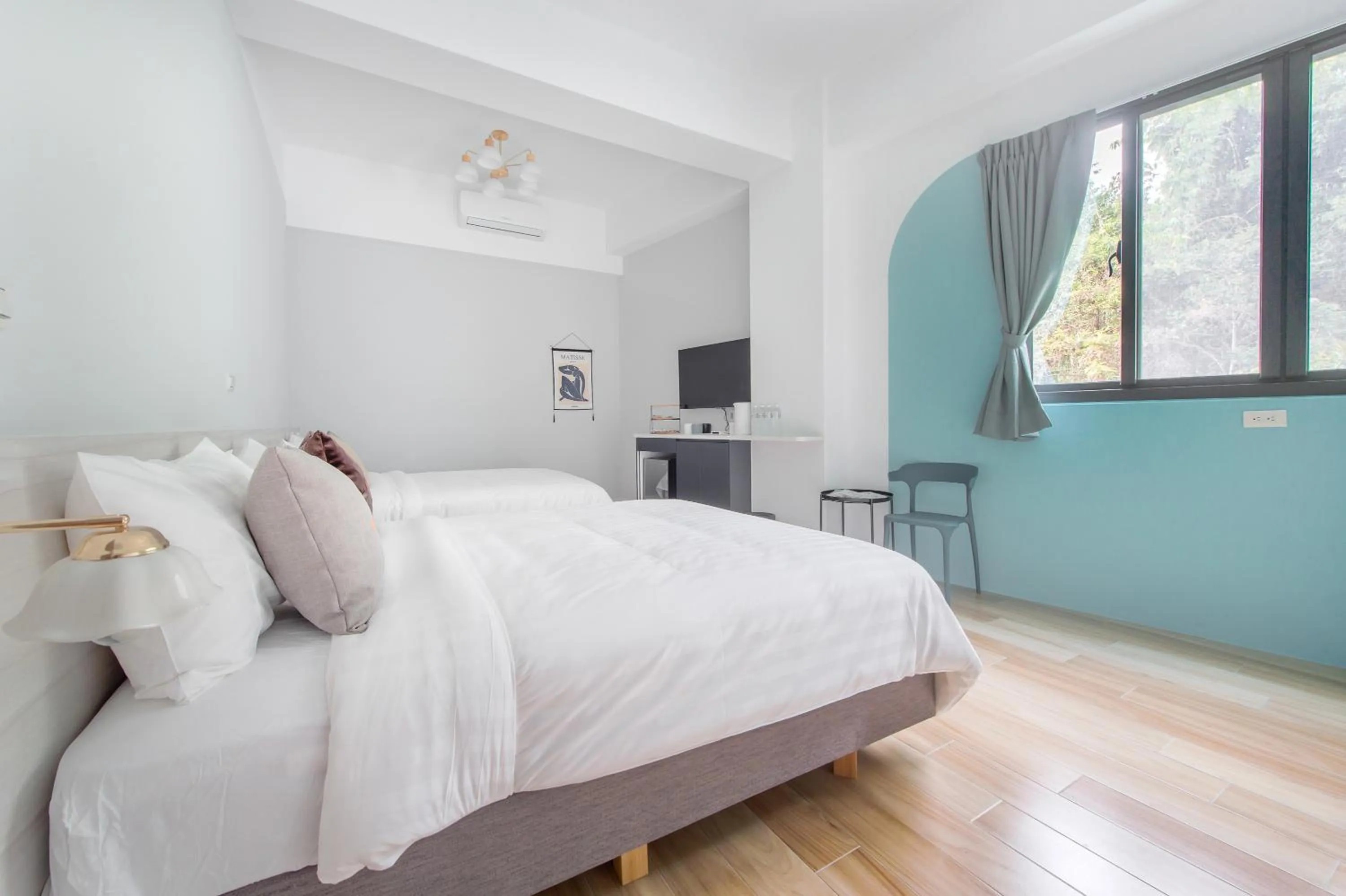 Bedroom, Bed in Water House