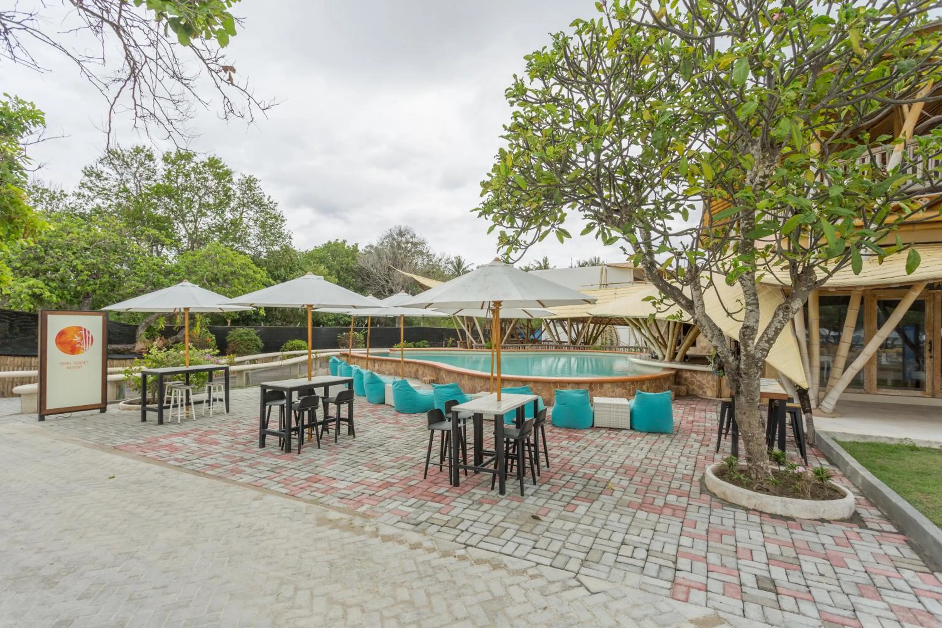 Swimming pool in Pearl Sunset Resort - Sunset Moments, Adults Only