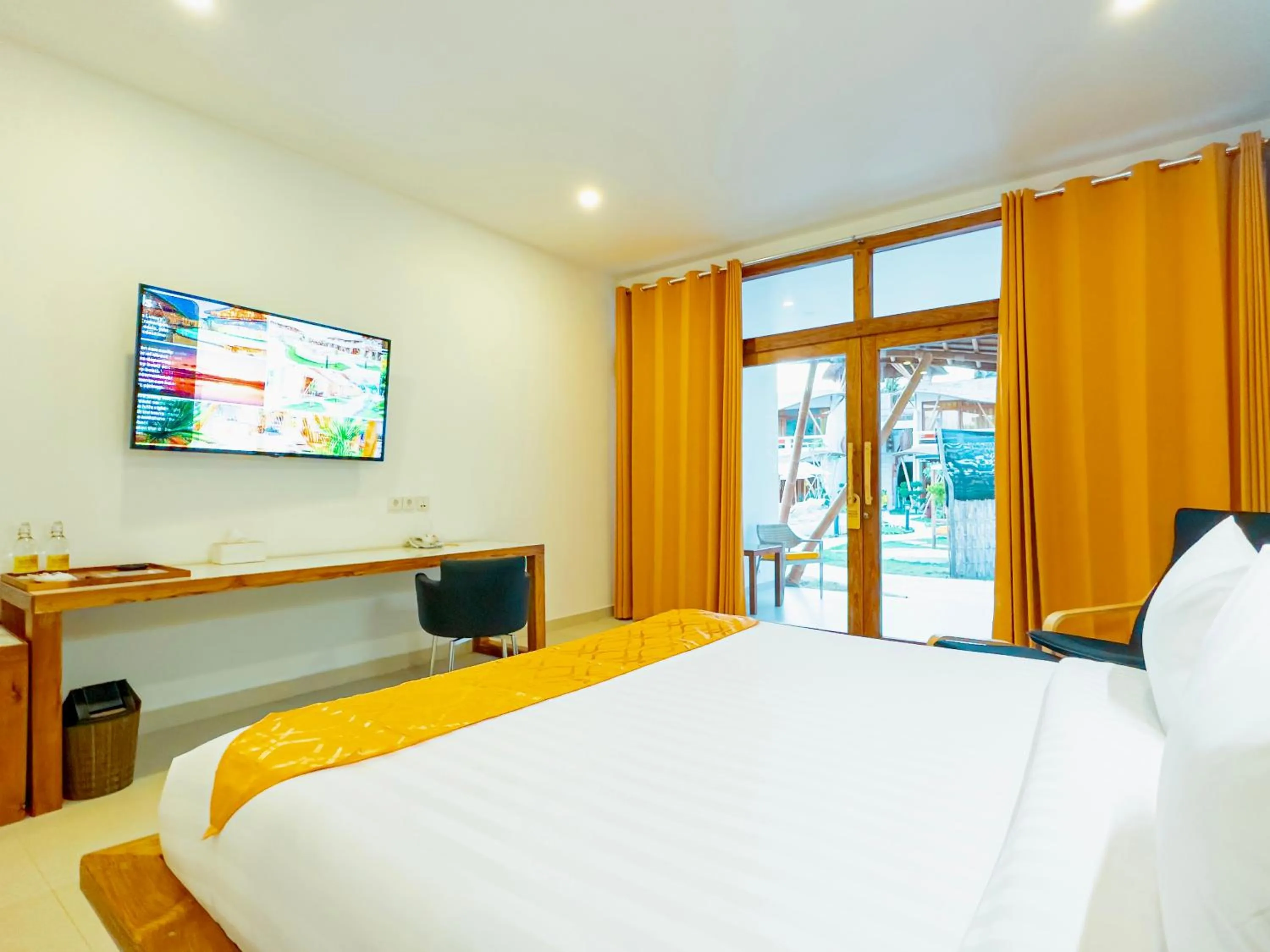 Property building, Bed in Pearl Sunset Resort - Sunset Moments, Adults Only