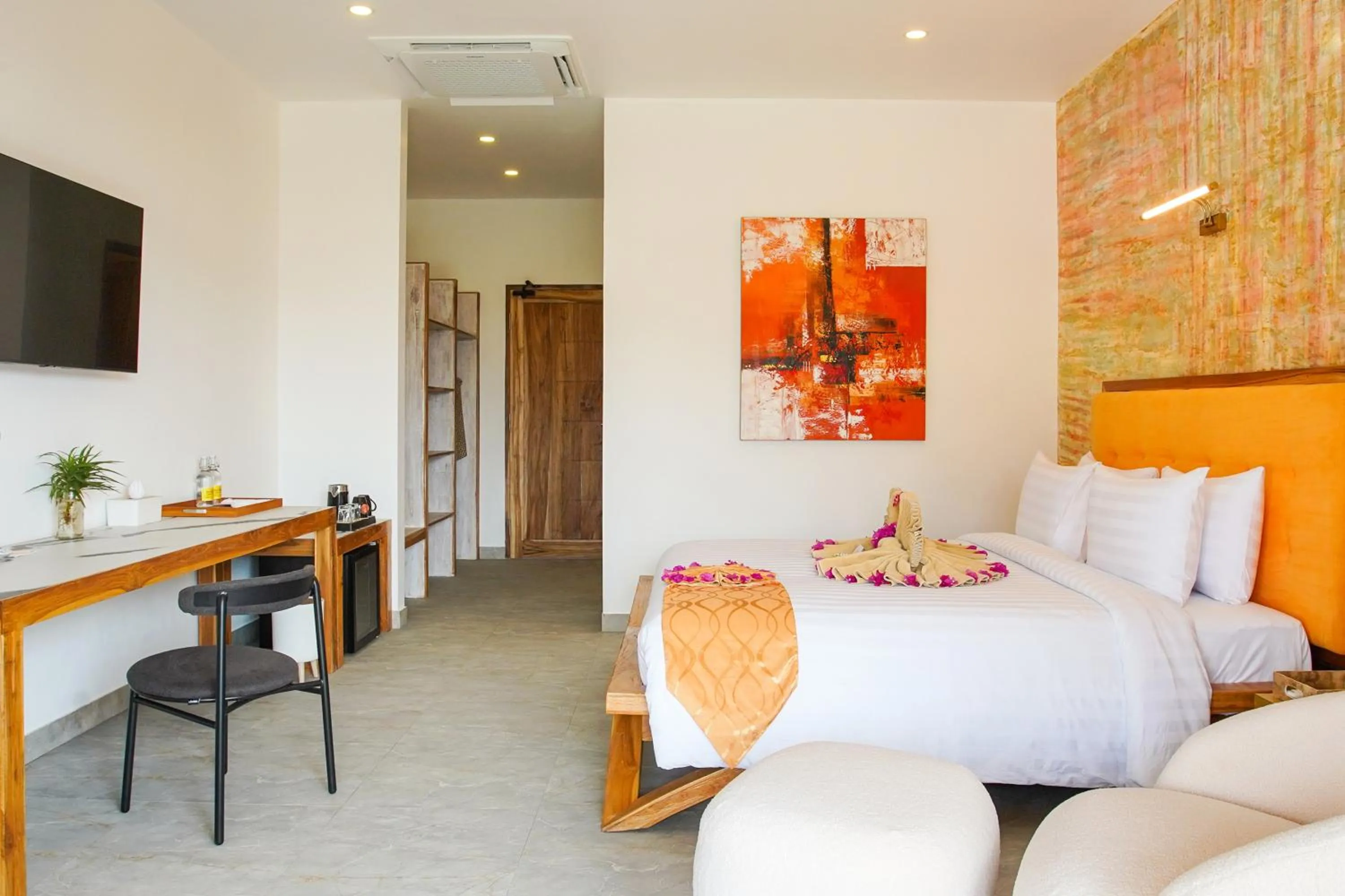 Bedroom, Bed in Pearl Sunset Resort - Sunset Moments, Adults Only